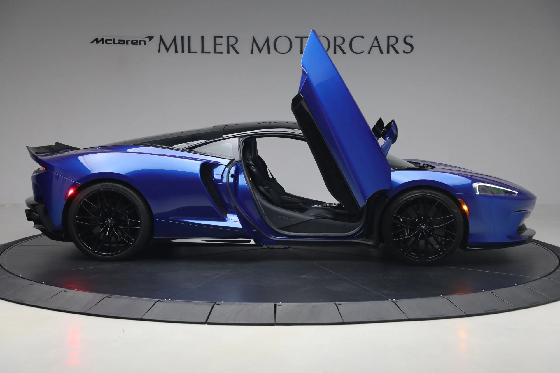 mph019_1412574064_Used_2023_Mc_Laren_GT_Luxe_73af859d91