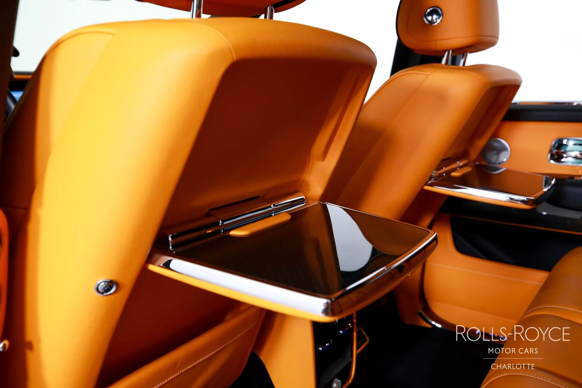 mph019_1417760526_Used_2022_Rolls_Royce_Black_Badge_Cullinan_1764197182_df4ba41082