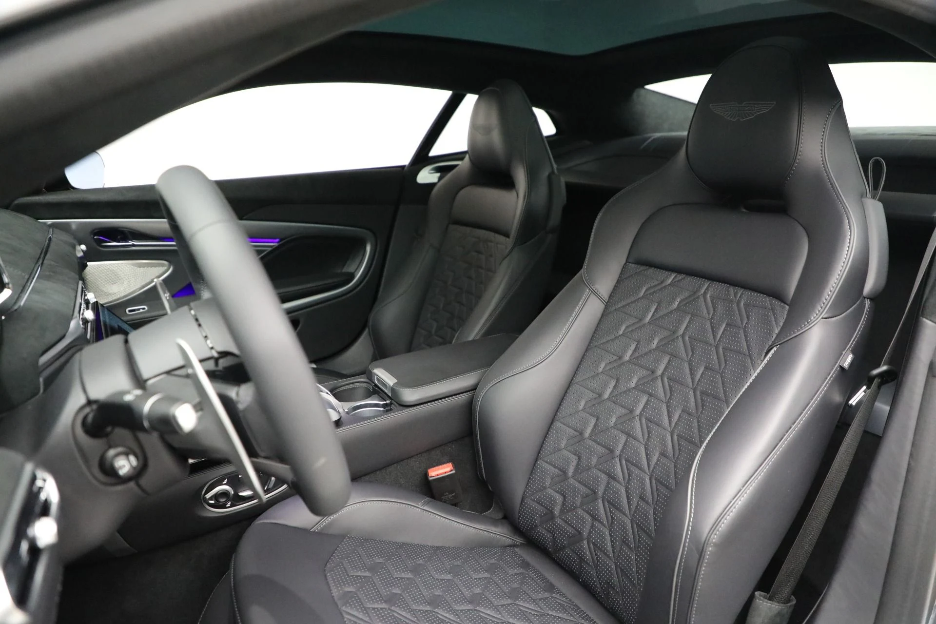 mph019_1425327289_New_2025_Aston_Martin_Vanquish_0574e96da7