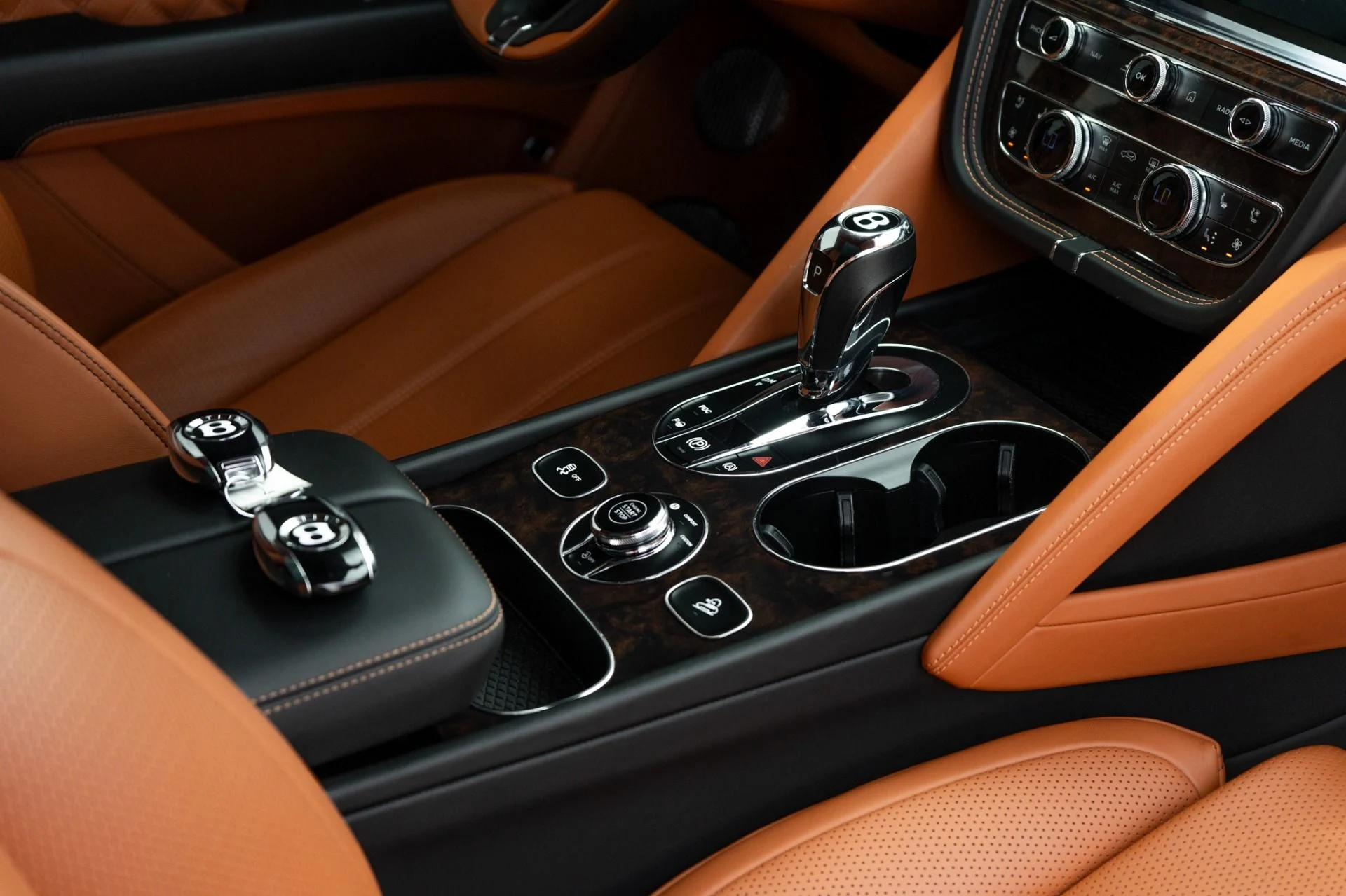 mph019_1439901661_Used_2021_Bentley_Bentayga_V8_1780518091_d35bf9b662