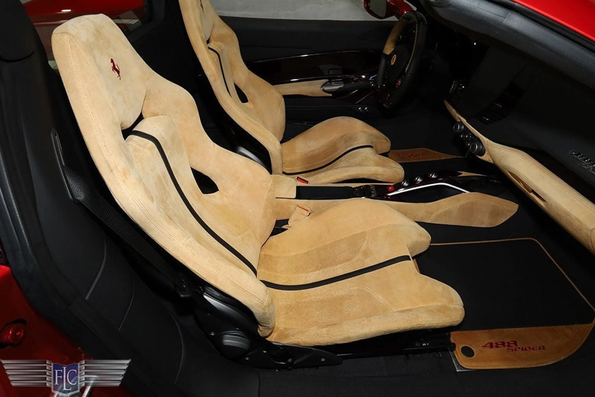 mph019_1443067962_used_2019_ferrari_488_spider_convertible_9689_22929028_20_1024_43b17677c4