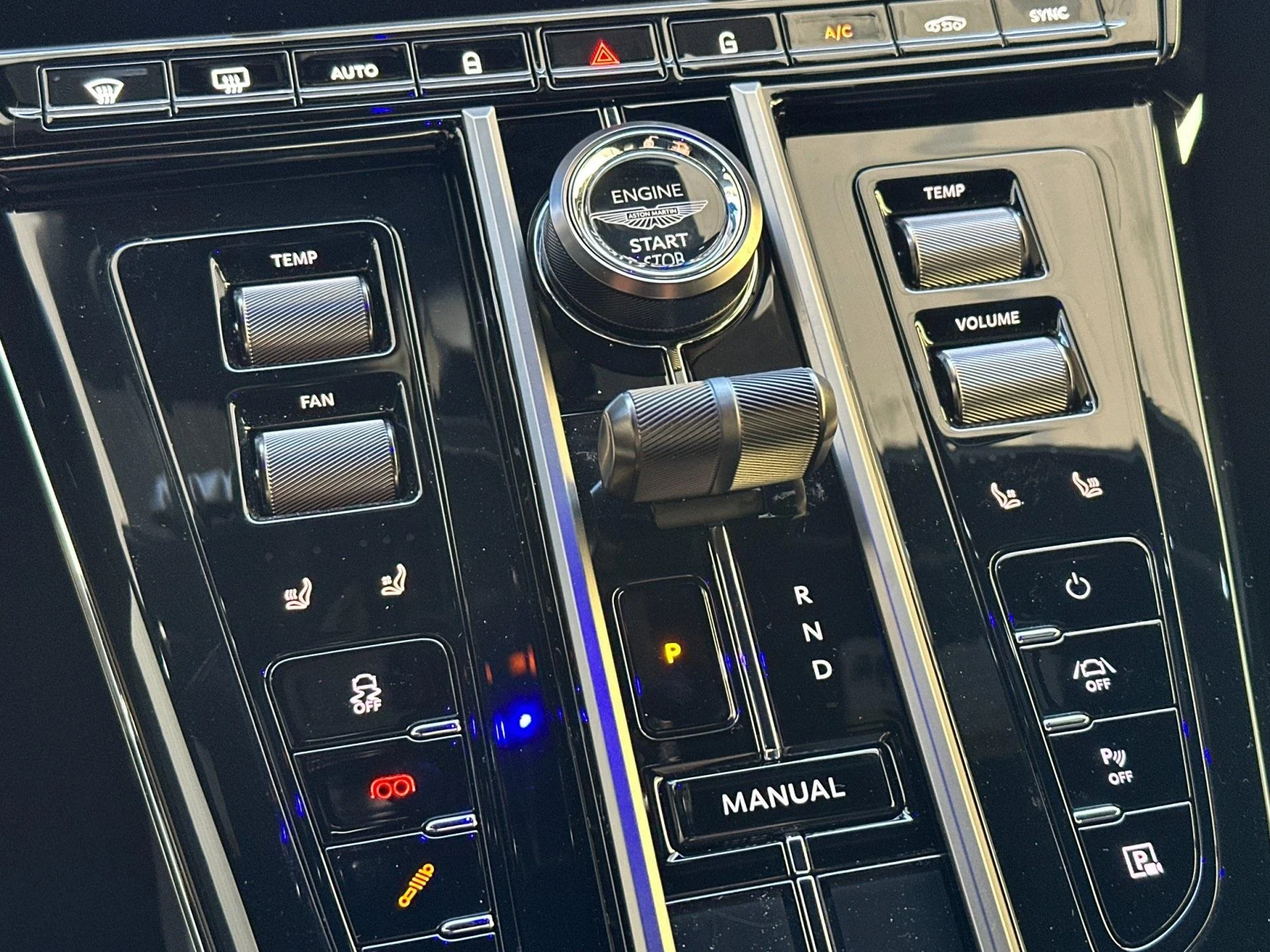 mph019_1443223355_New_2025_Aston_Martin_Vantage_Base_1747424409_f207edc054