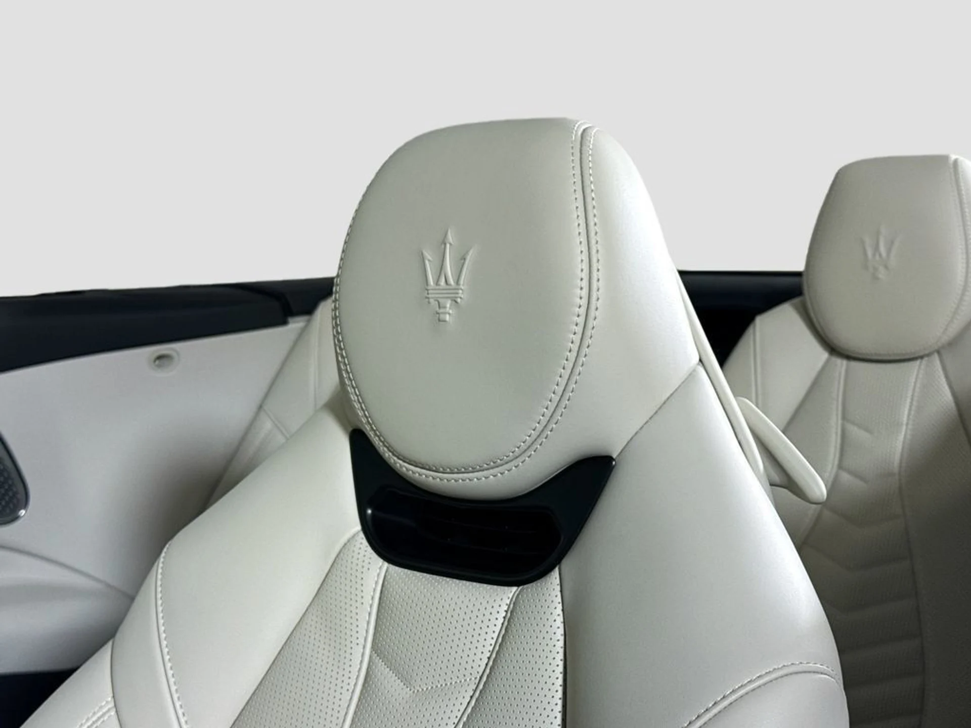 mph019_1450352873_new_2026_maserati_grancabrio_convertible_11350_23043236_21_1024_ea573d3101