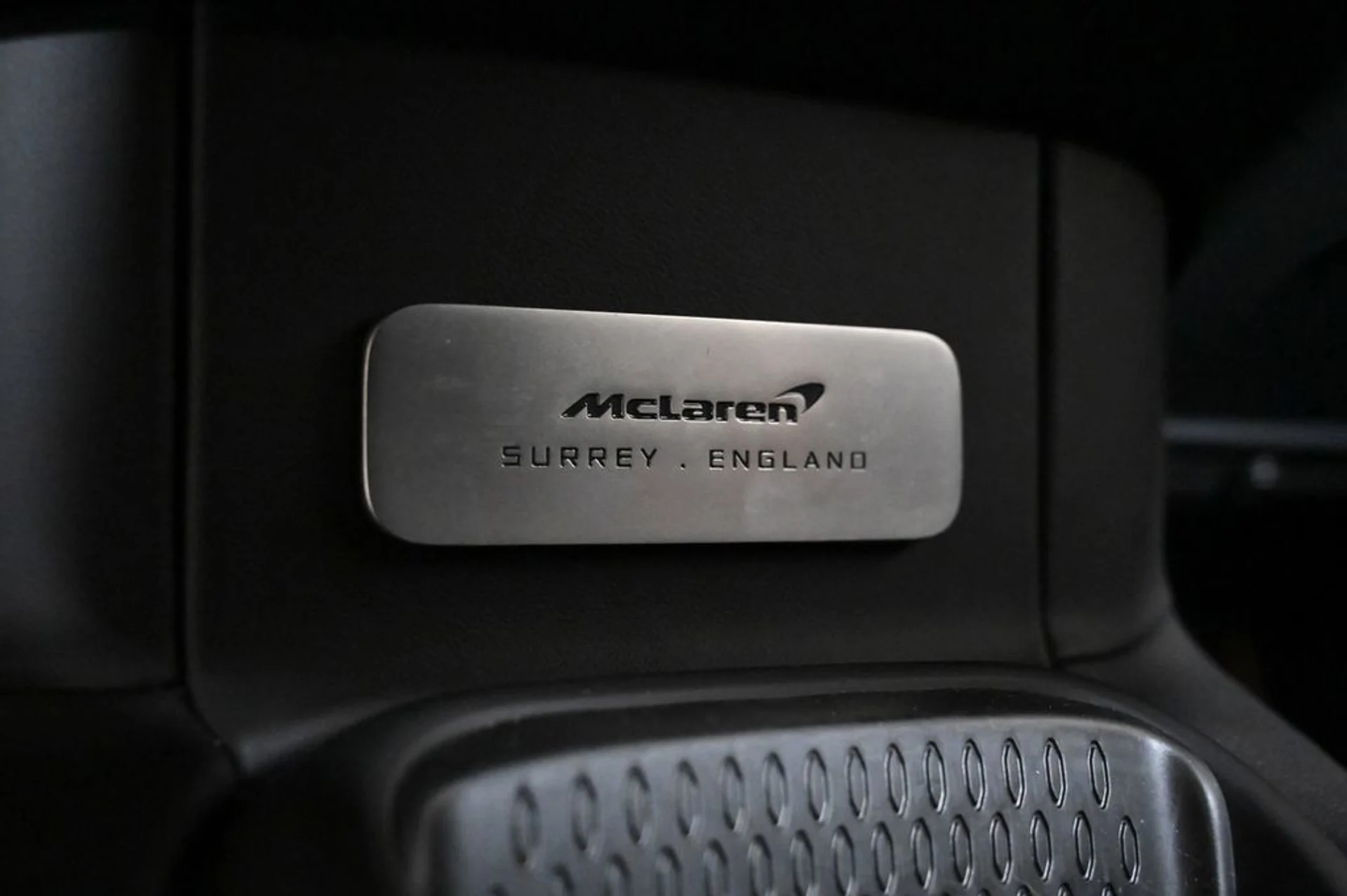 mph019_1457501697_used_2025_mclaren_artura_performance_11350_22911649_19_1024_e6ab21904c
