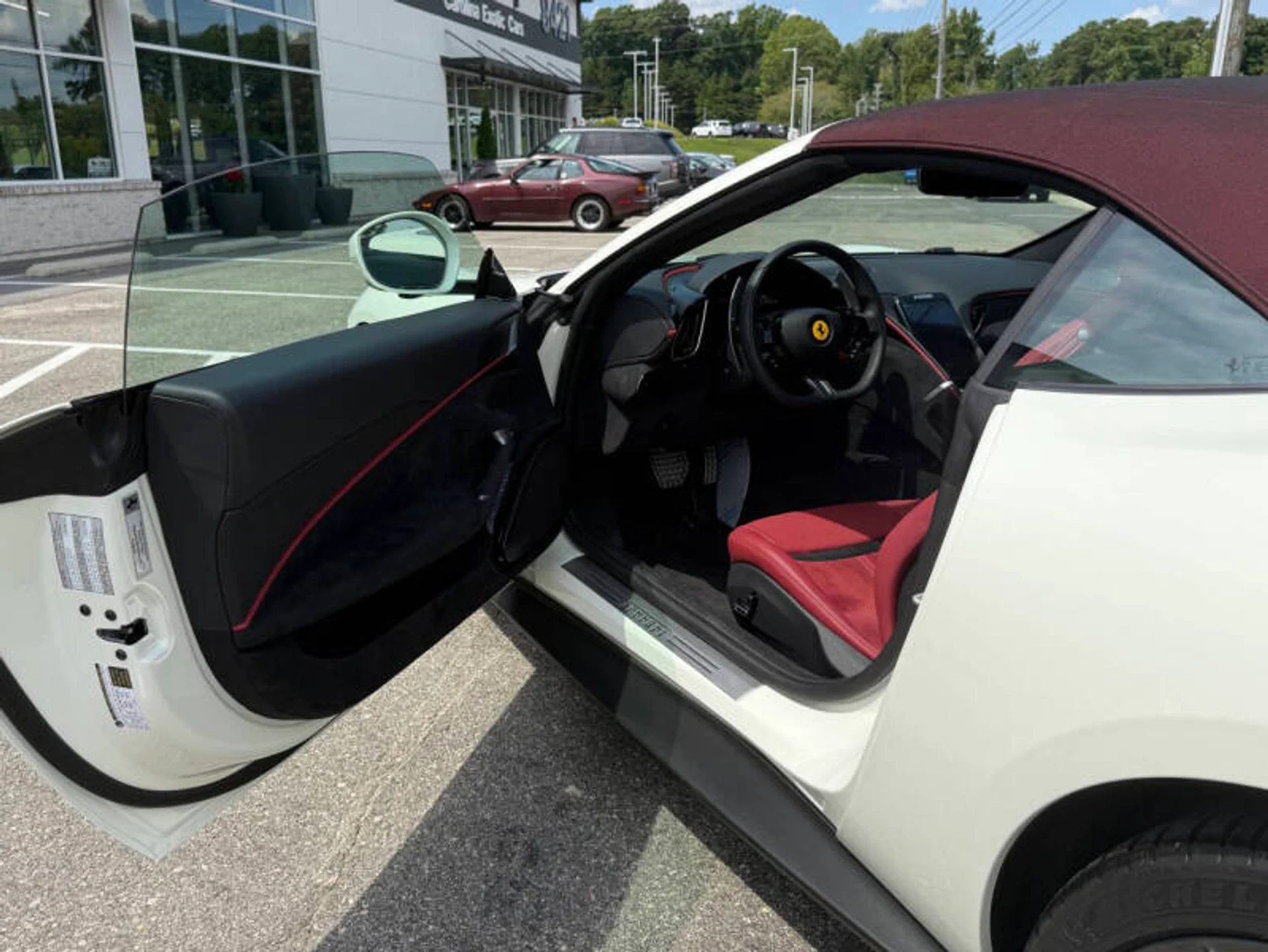 mph019_1461581941_2025_ferrari_roma_spider_base_2dr_convertible_face67b1be