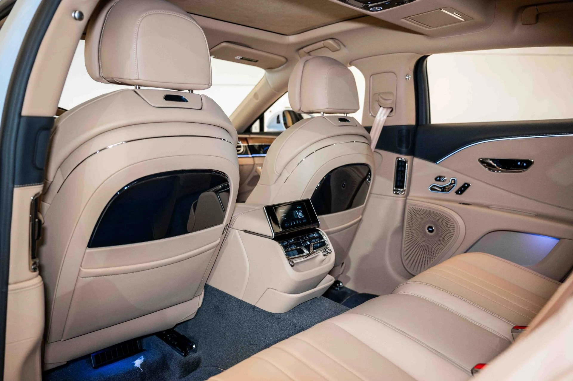 mph019_146524578_Used_2024_Bentley_Flying_Spur_Edition_8_1717257938_3bb8043239