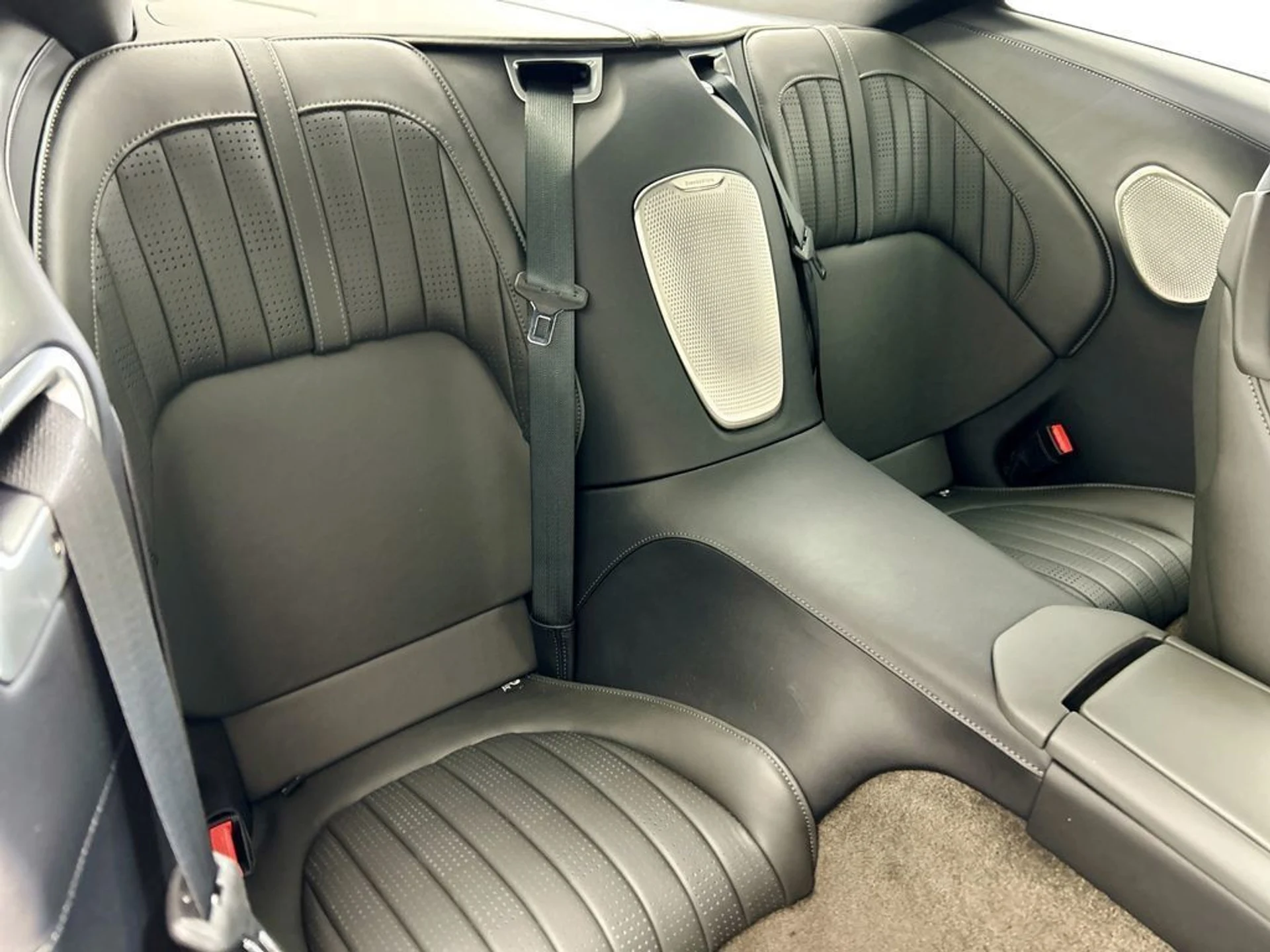 mph019_1468856306_used_2026_aston_martin_db12_coupe_8119_22986073_20_1024_2c4c4ff130