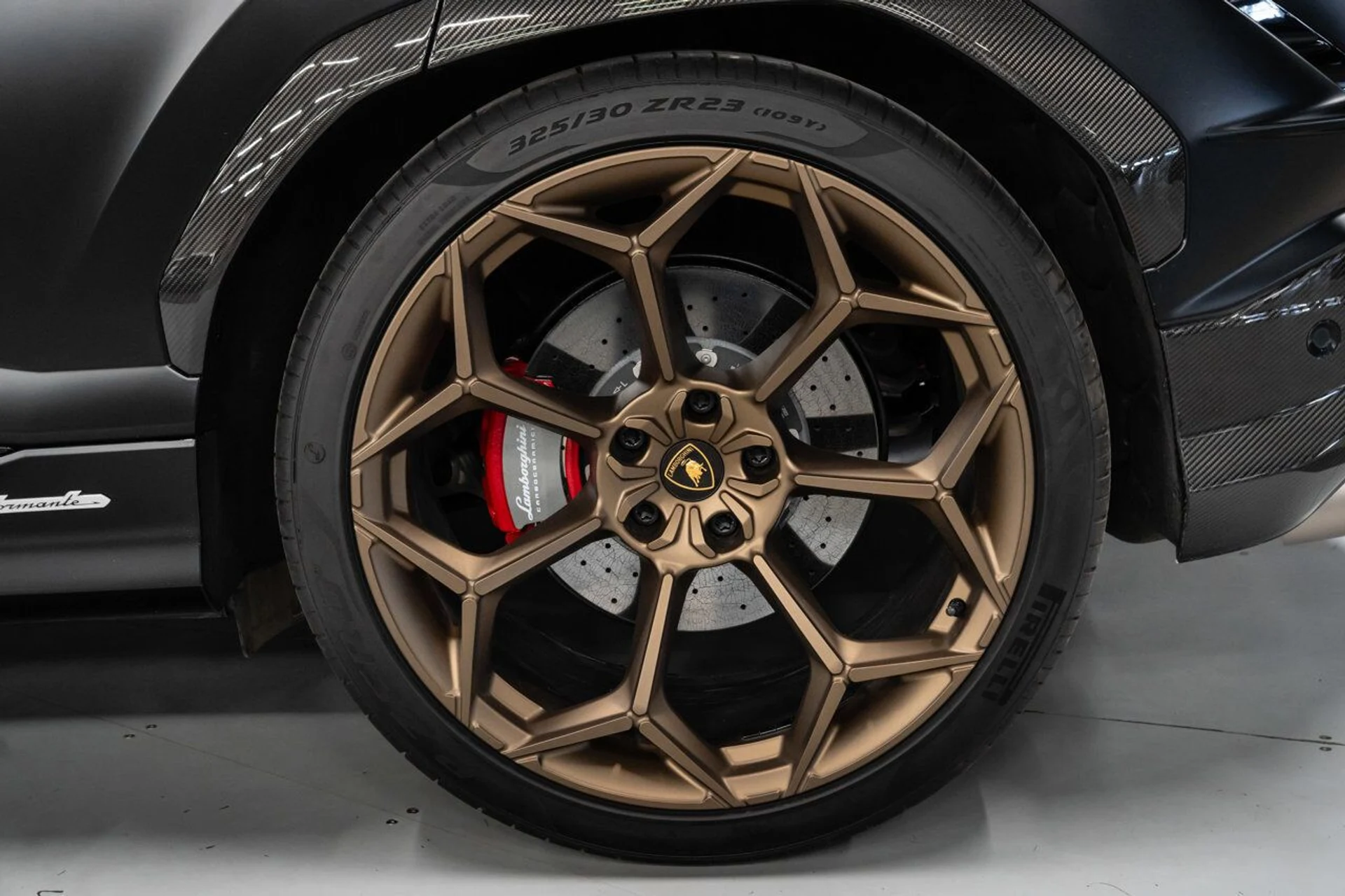 mph019_1470048101_lamborghini_urus_2023_16f86808f9