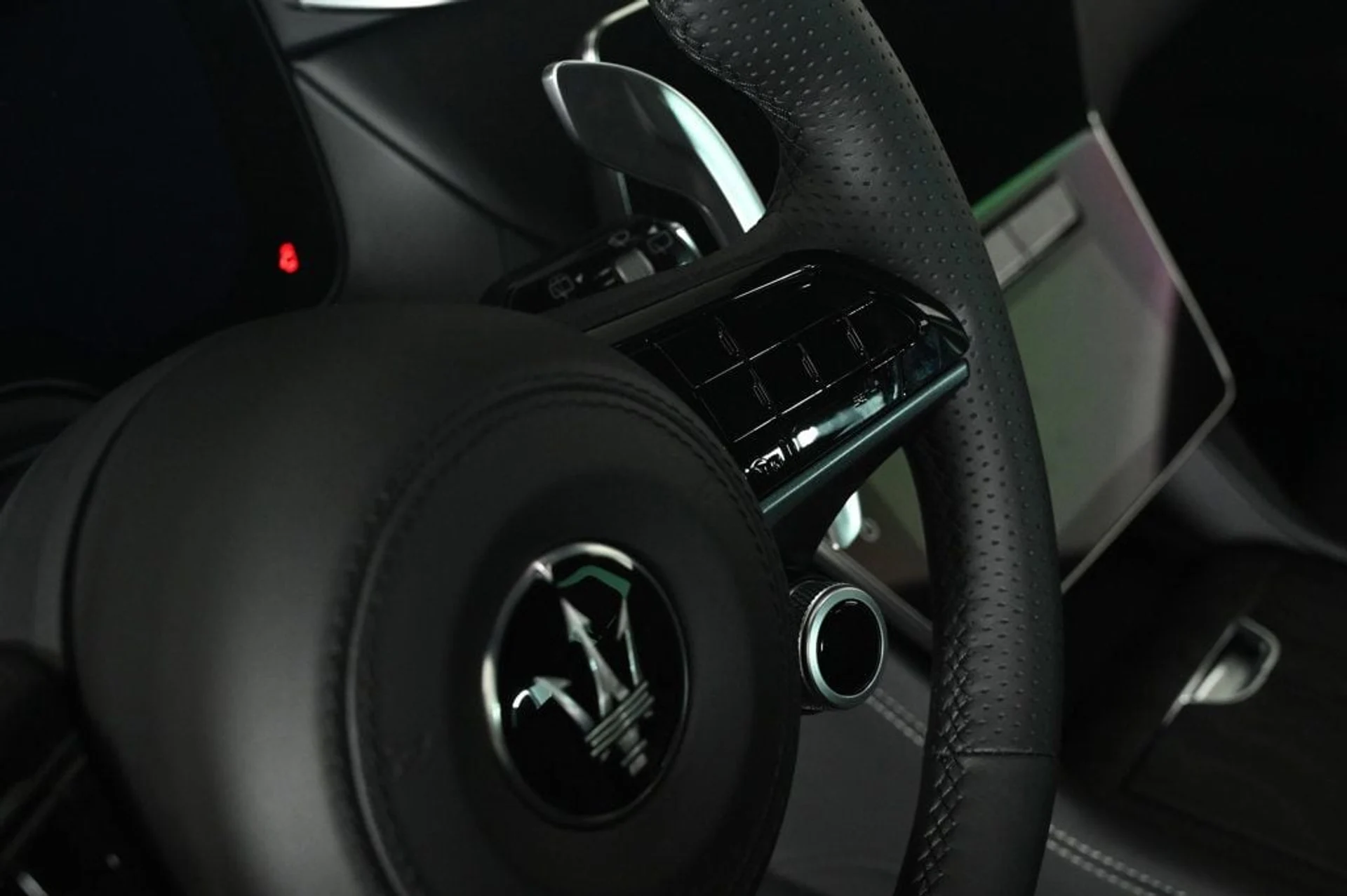 mph019_1472093195_new_2025_maserati_grecale_awd_11350_22889165_19_1024_f6f8129924