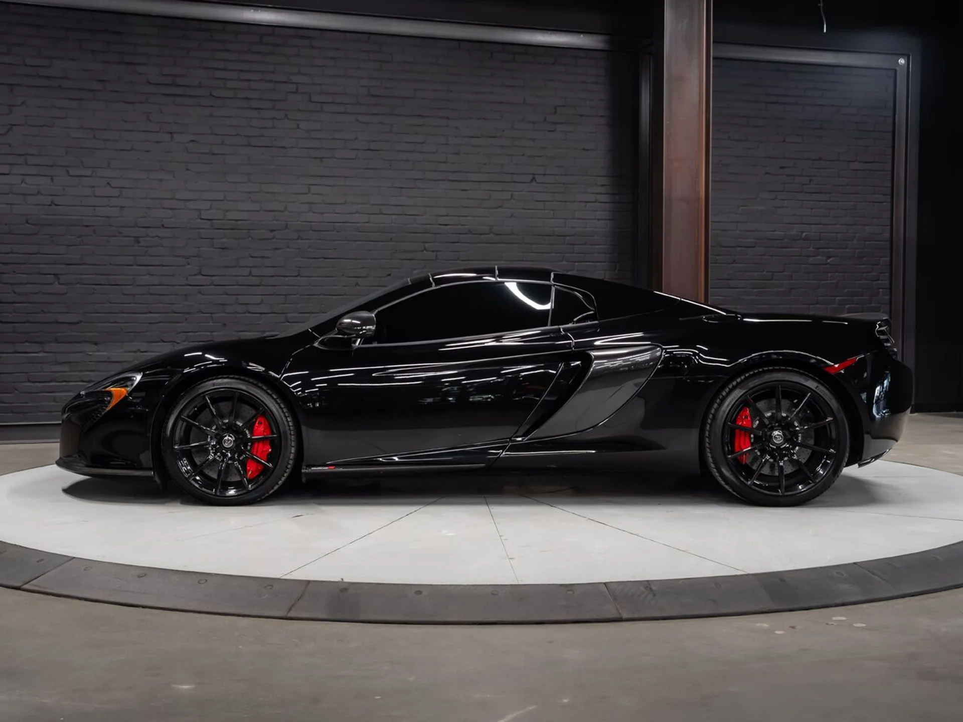 mph019_1476579762_mclaren_650s_2015_17fc05ab63