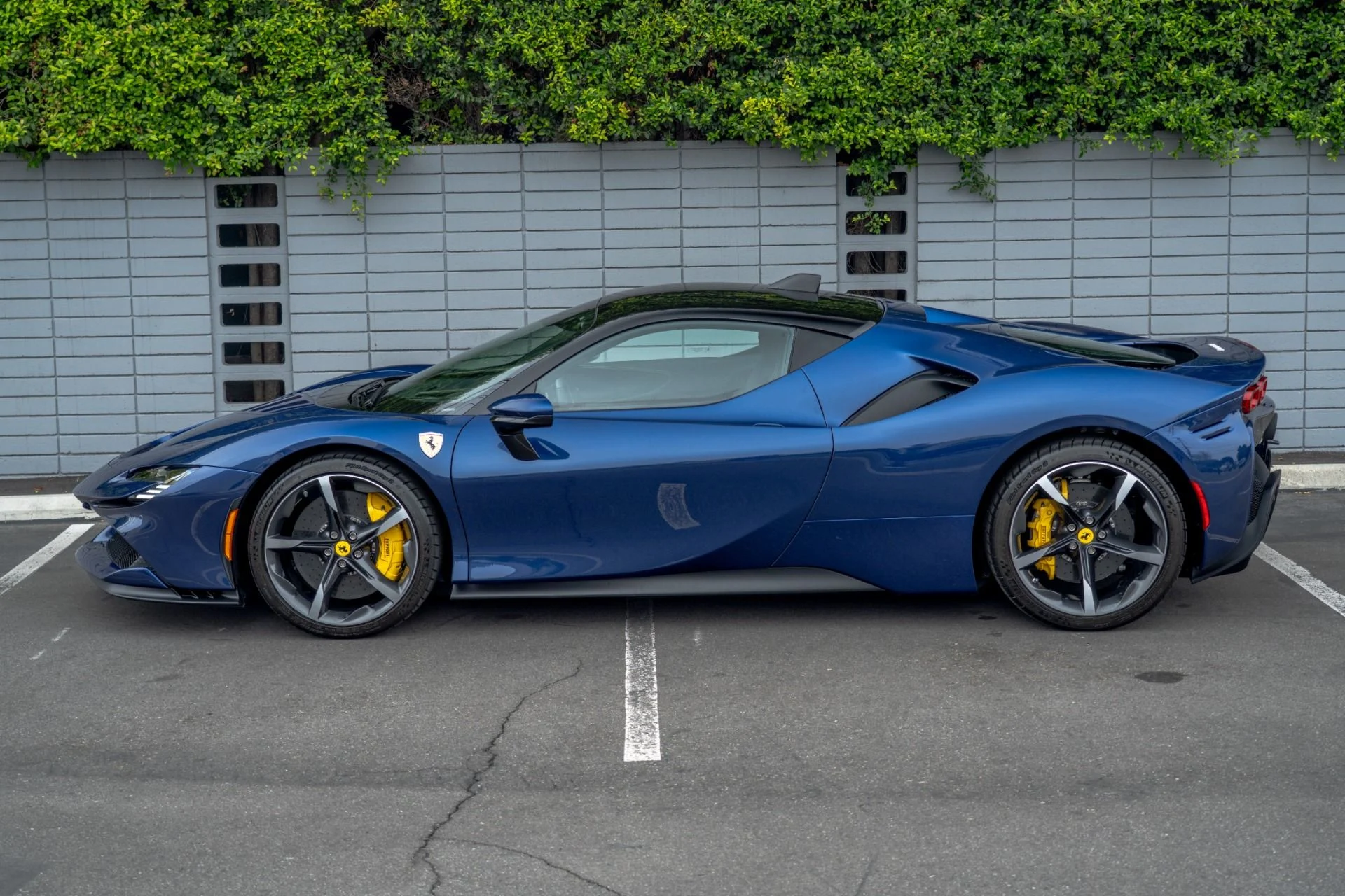 mph019_1482270921_Used_2023_Ferrari_SF_90_Stradale_1759957430_a1fef0805c
