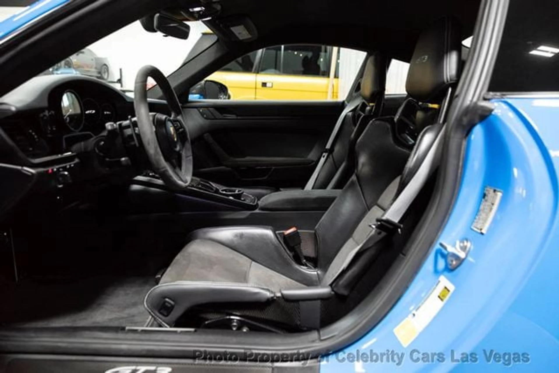 mph019_1484726377_used_2022_porsche_911_gt3coupe_9707_23088609_24_640_cfb77a7865