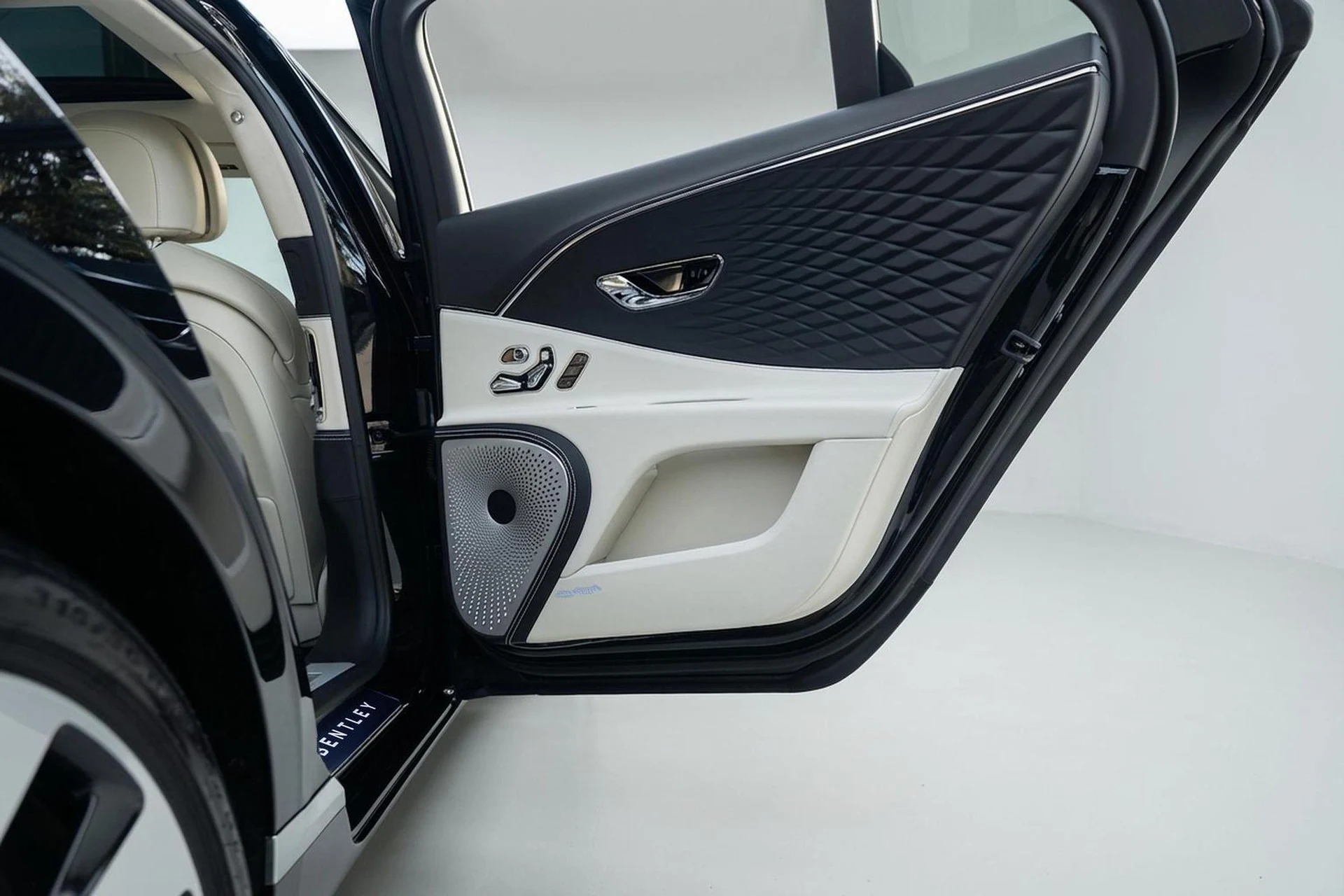 mph019_1489931712_503863234_69bc28c2e818c0e0bbc2c0fe_0e2c574b94