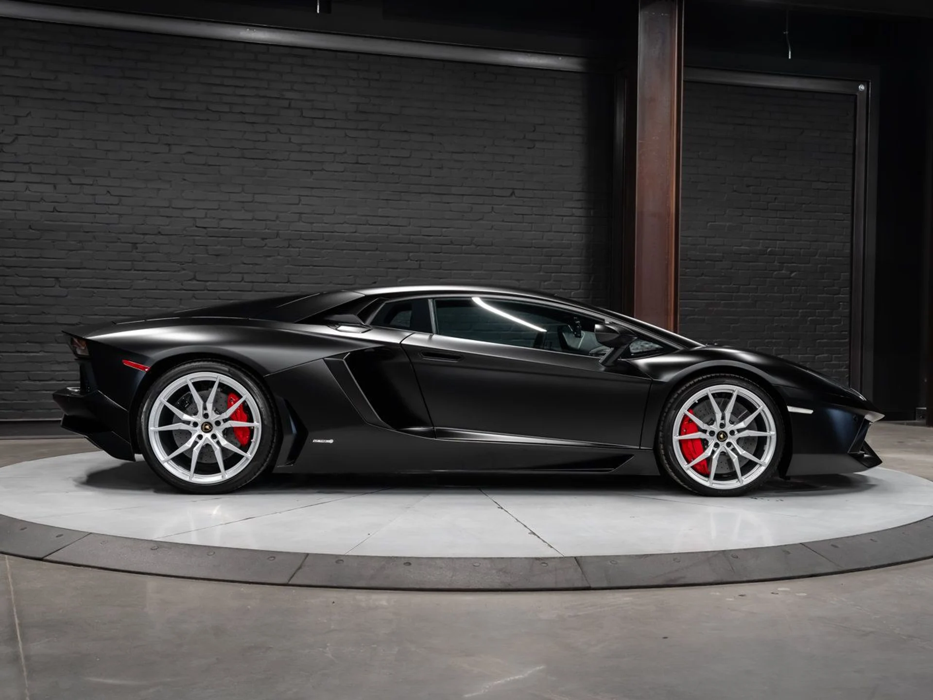 mph019_1499849242_lamborghini_aventador_2017_ae94b2db3d