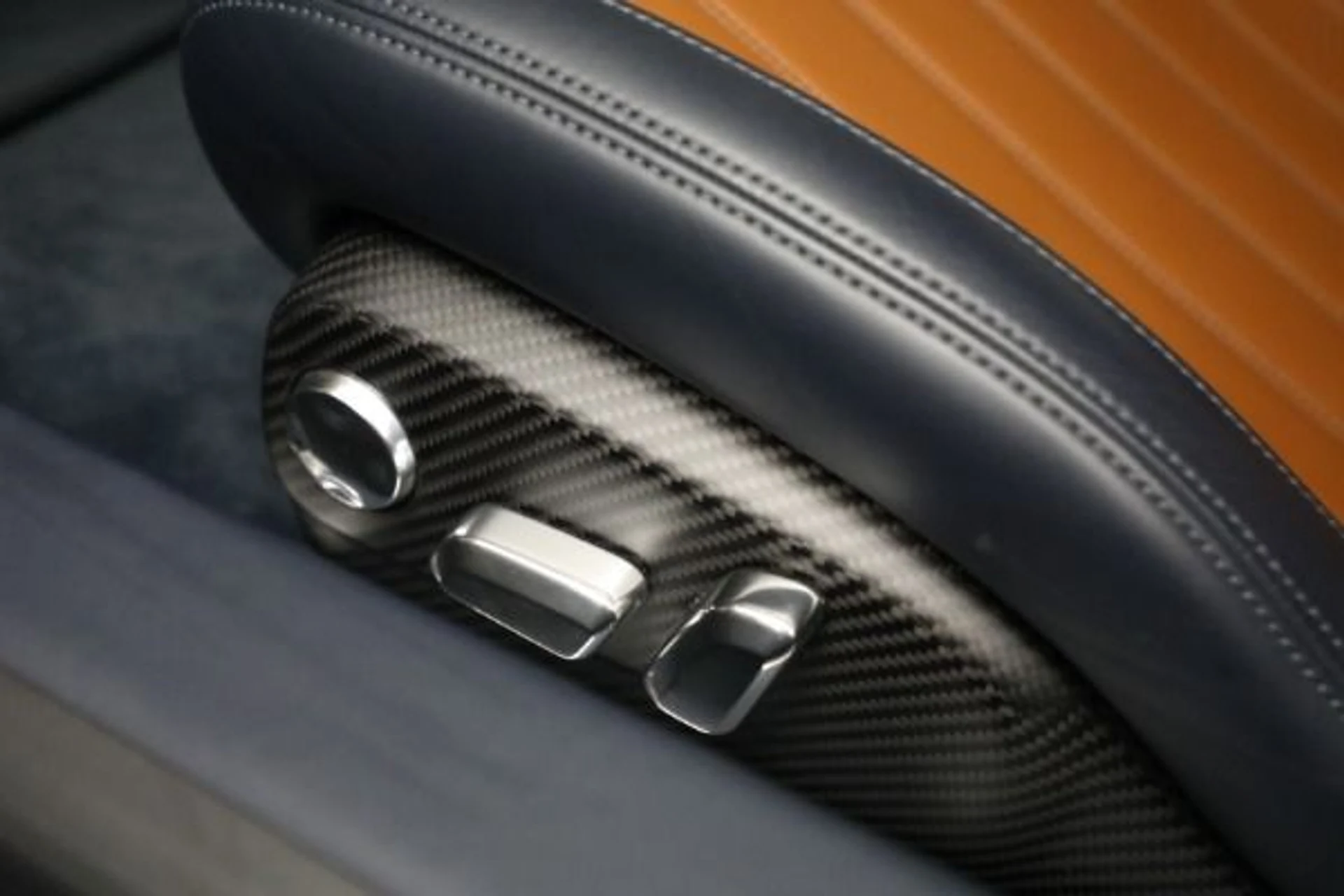 mph019_1502047651_Used_2020_Bugatti_Chiron_Sport_a5d51c776d