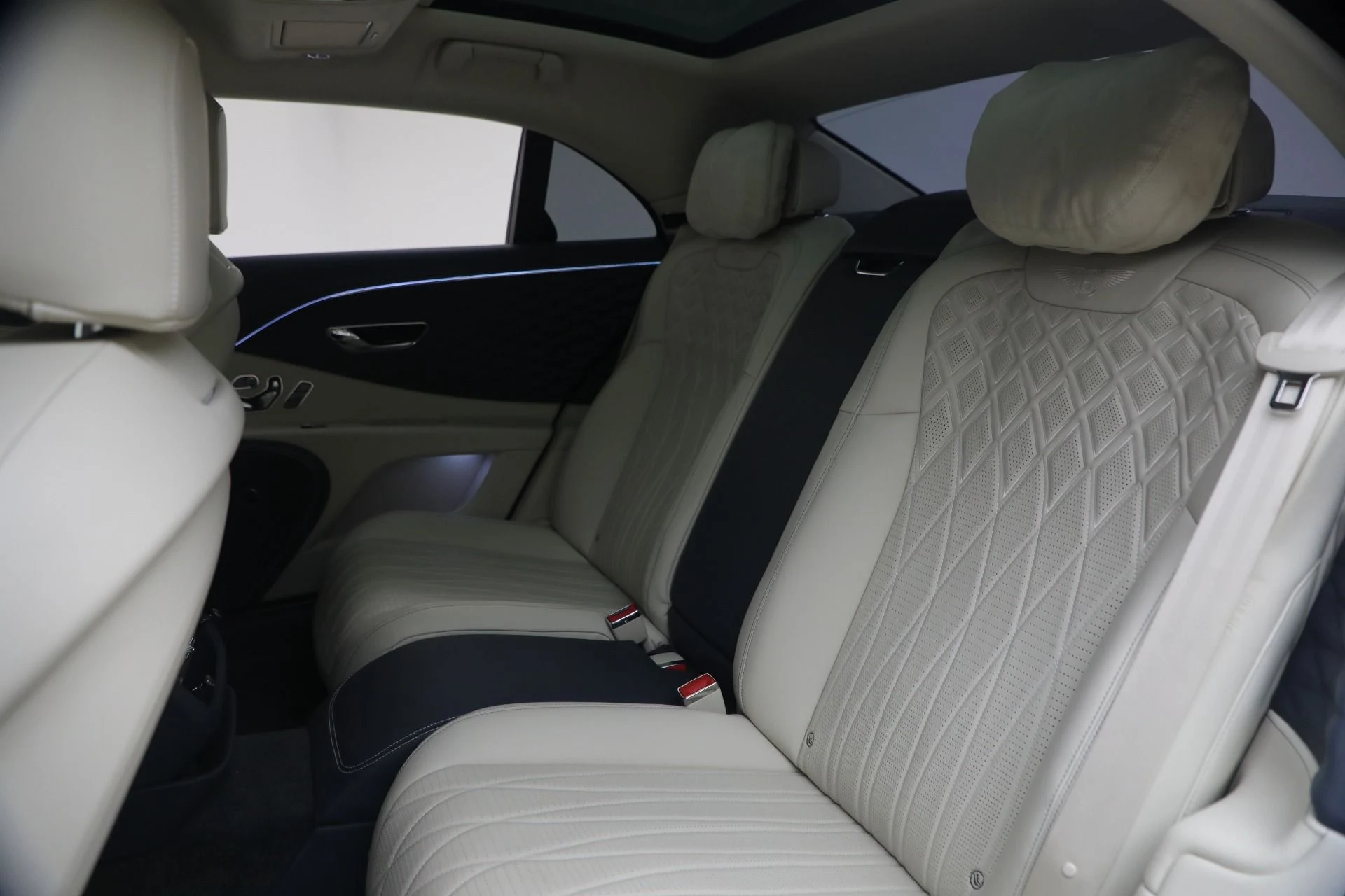 mph019_1503144947_Used_2020_Bentley_Flying_Spur_W12_1770077960_3b6cf8904c