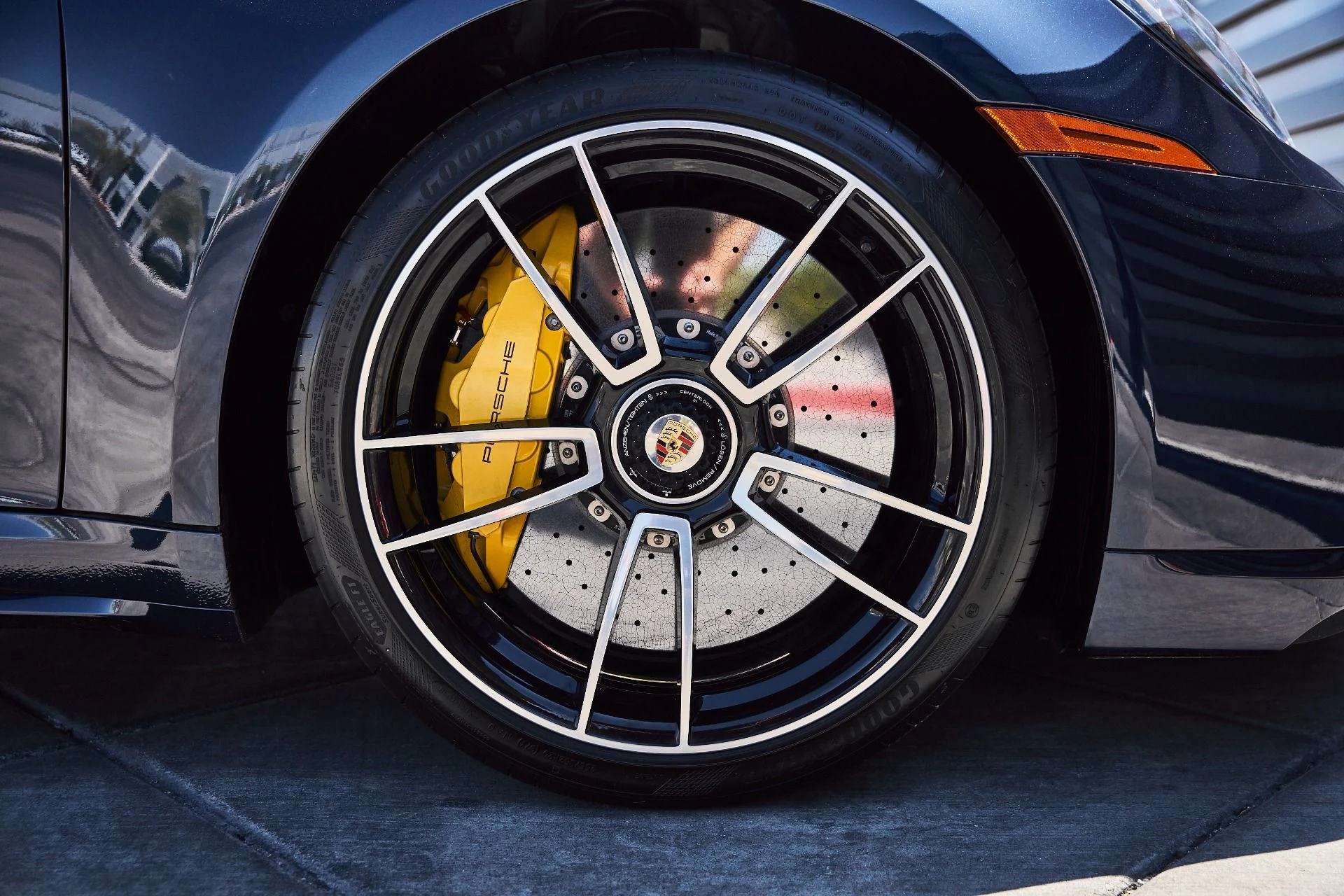 mph019_1508291685_Used_2021_Porsche_911_Turbo_S_1780084560_f5b65eb88e
