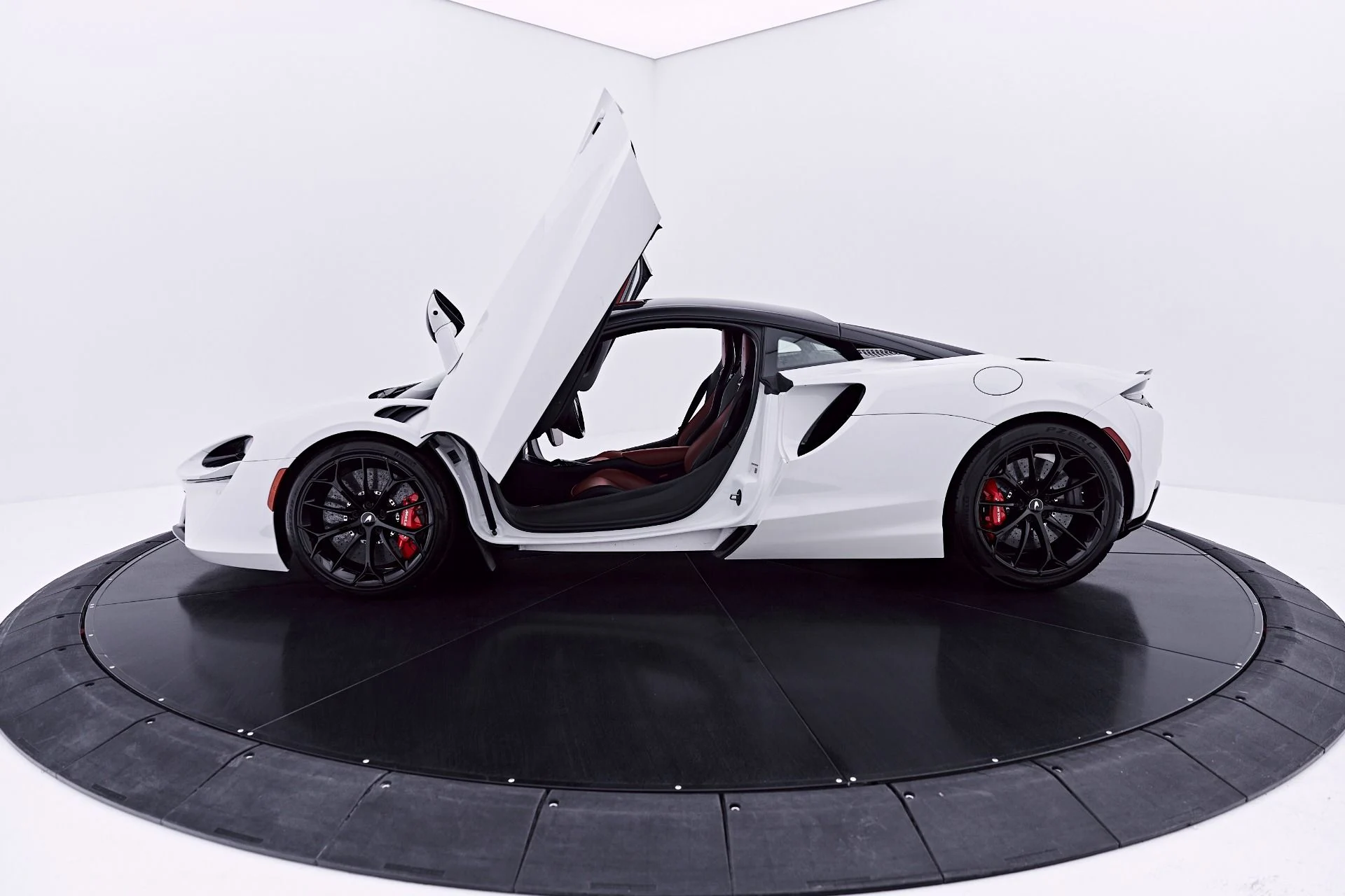 mph019_1509169782_Used_2024_Mc_Laren_Artura_1782759227_df2f77c919