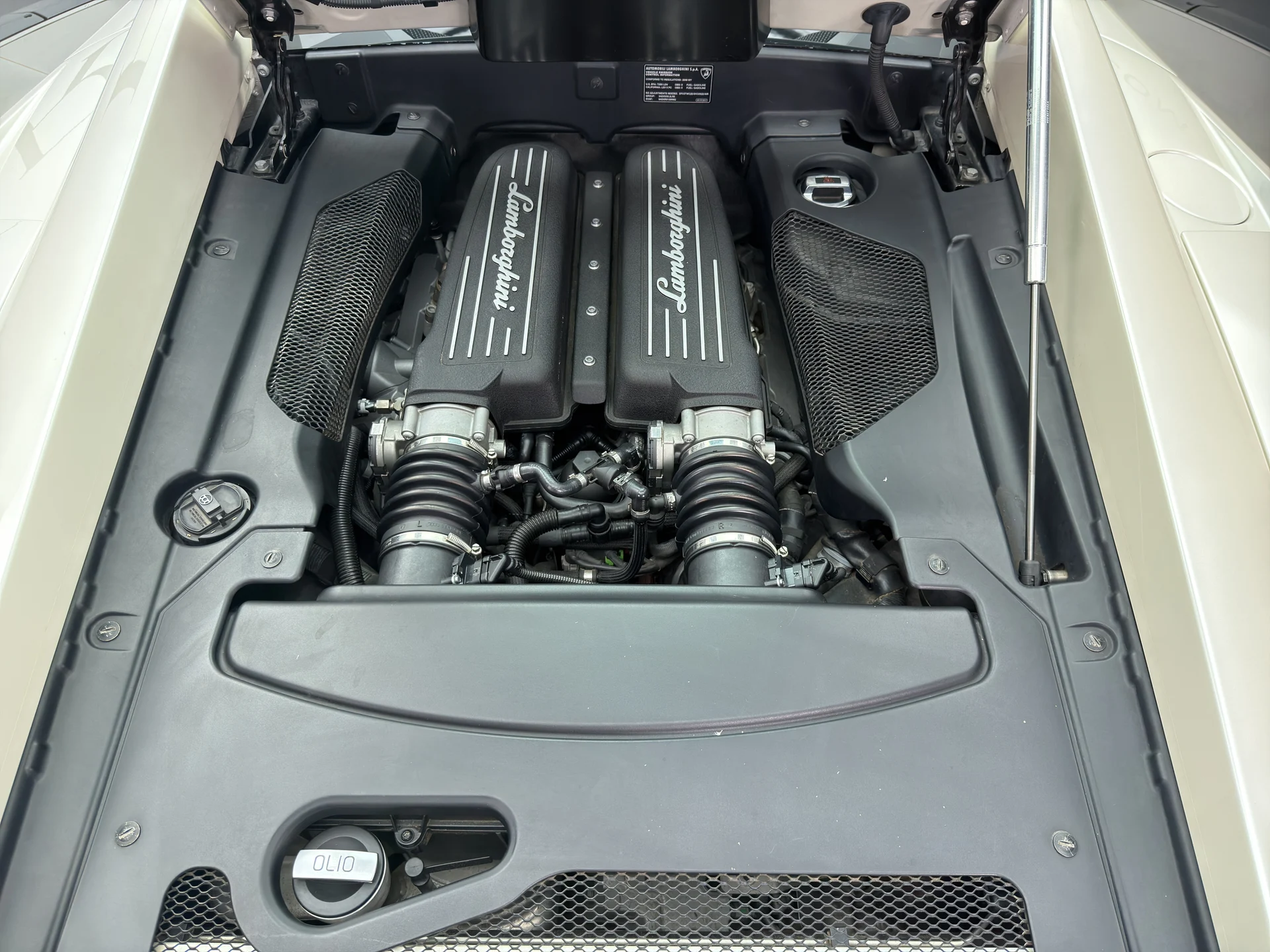 mph019_1510355548_CB_3916_engine_bay_001_af100ae8a3