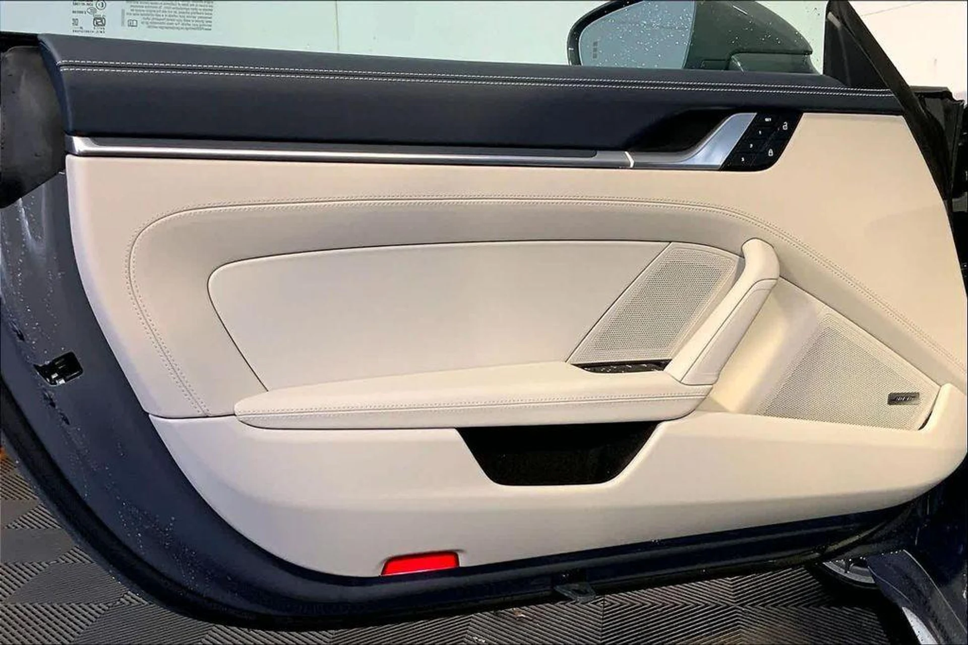 mph019_1537636019_L_Laxi_Ypl_Ry_Jb_MJ_2_Wllu_GVQ_Bsos_9aa6d15ea3