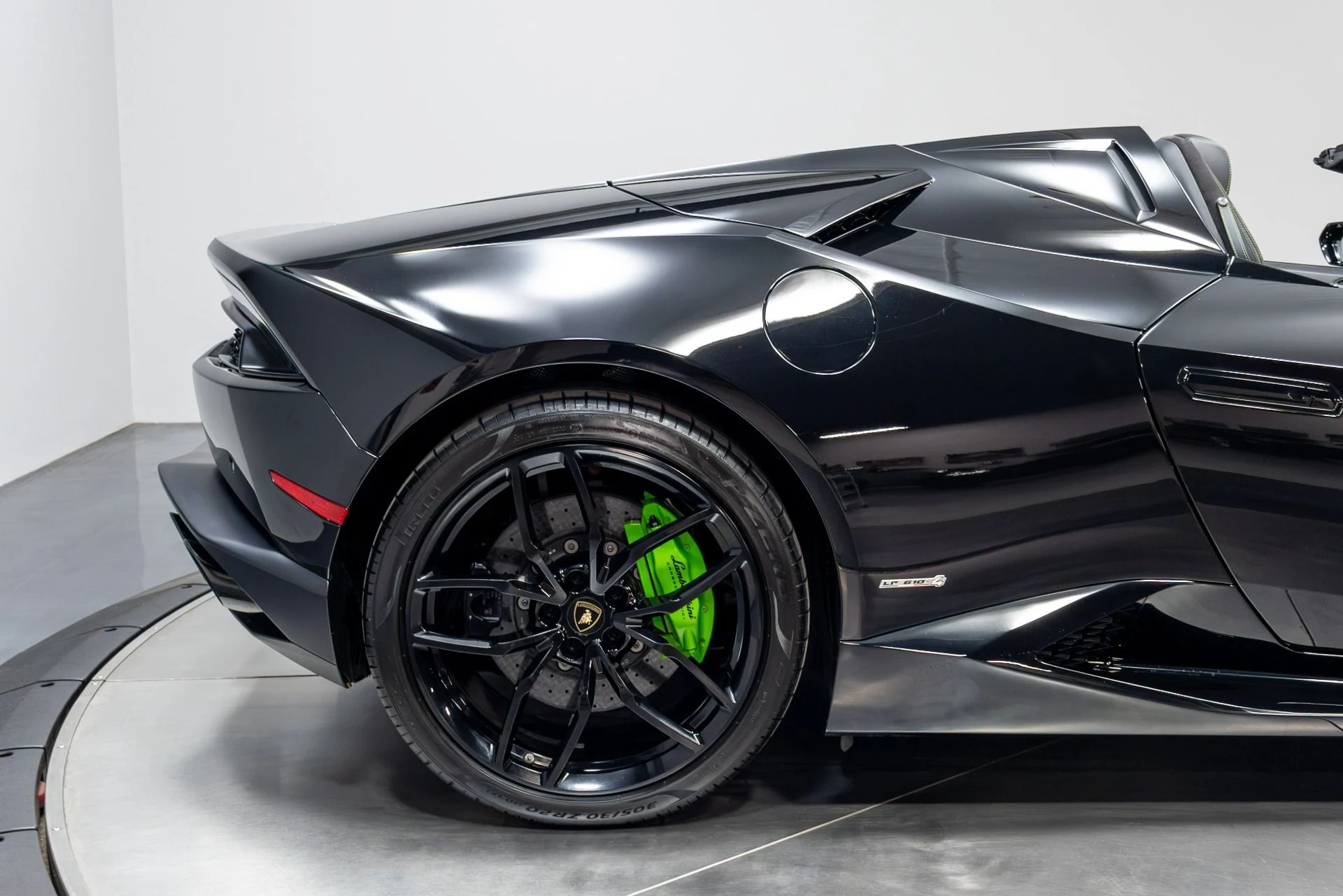 mph019_1546015955_Used_2017_Lamborghini_Huracan_1775865662_8fe0b1d918
