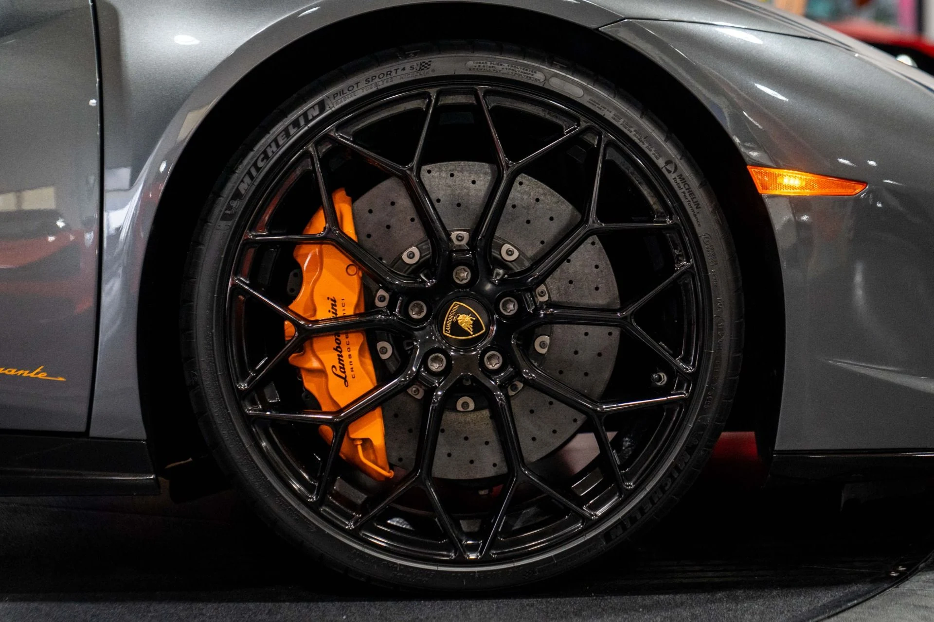 mph019_1550093687_Used_2019_Lamborghini_Huracan_LP_640_4_Performante_1767503962_e991a4735a