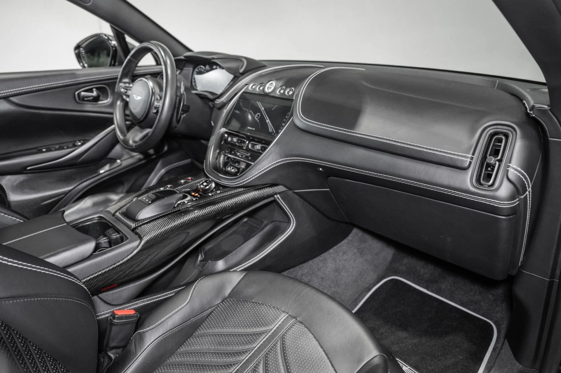 mph019_1554655385_New_2023_Aston_Martin_DBX_707_1785777382_6719f46d80