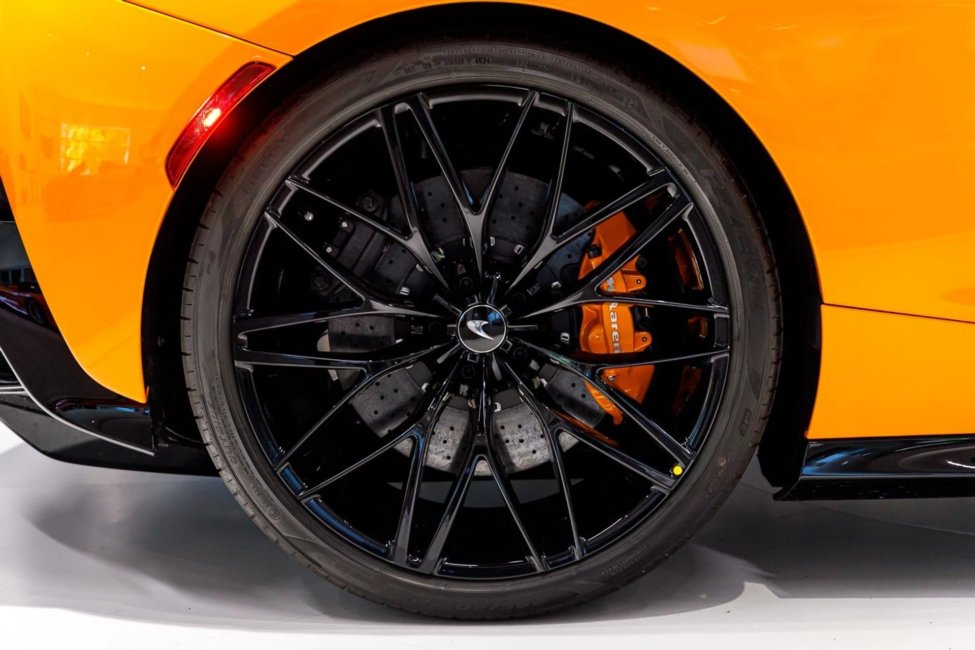 mph019_1559975729_671_p20_l_e18f582a7e