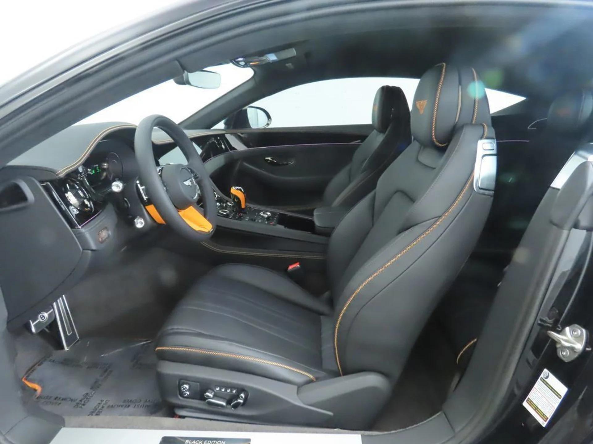 mph019_1561758600_new_2025_bentley_continental_gtblackeditioncoupe_8119_22910188_20_1024_adfd9a44ee