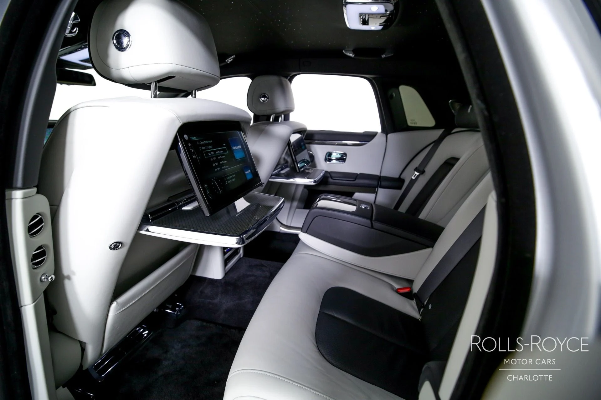 mph019_1565308675_Used_2022_Rolls_Royce_Black_Badge_Ghost_1713469373_2dc5a80e66