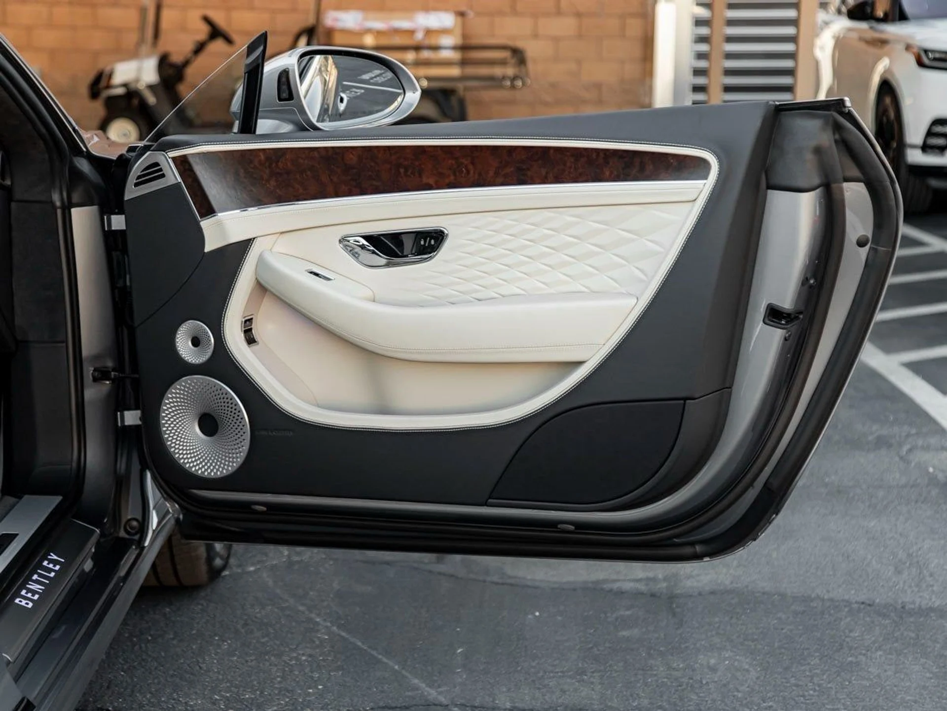 mph019_156600102_20_ee6c2cb9b3