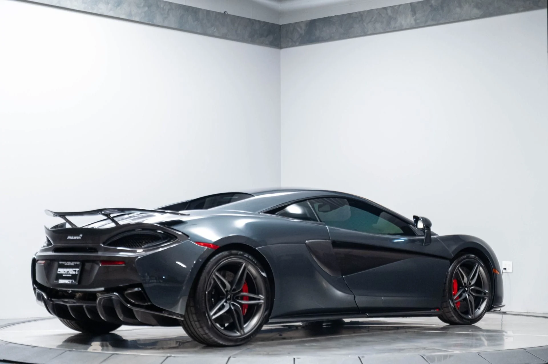 mph019_1575859735_Used_2019_Mc_Laren_570_S_1783628285_6915fc3c18