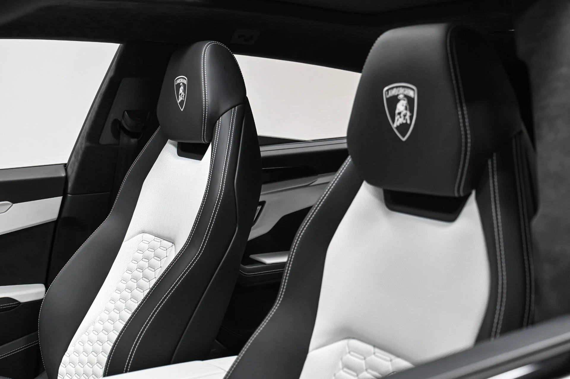 mph019_1581740942_Used_2020_Lamborghini_Urus_1770313419_7835c2a8df