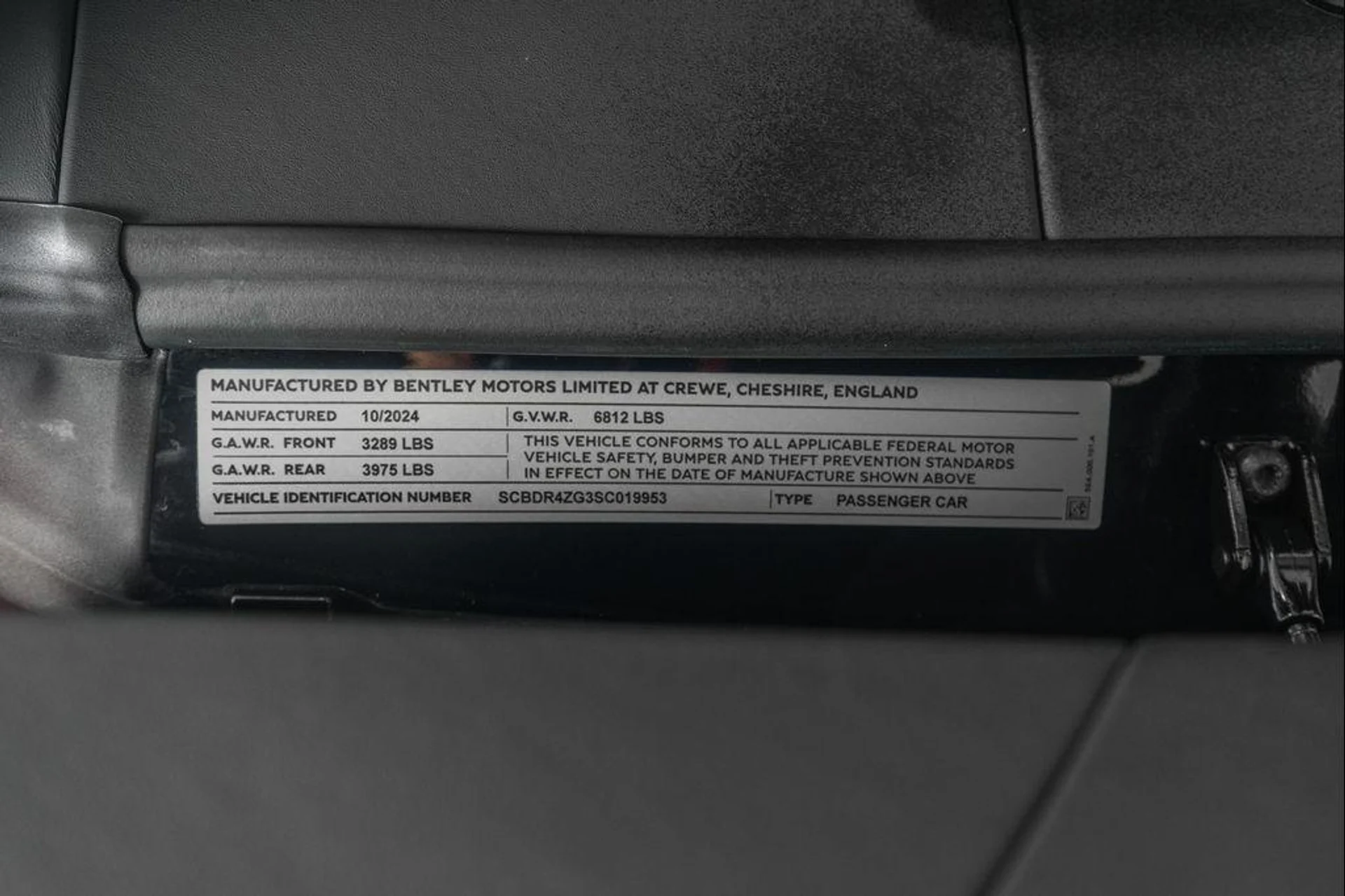 mph019_158635264_3v_Pka9331x0_Kg_YR_0_F47_Wu_Y_Zw4m_I_8a086905c7