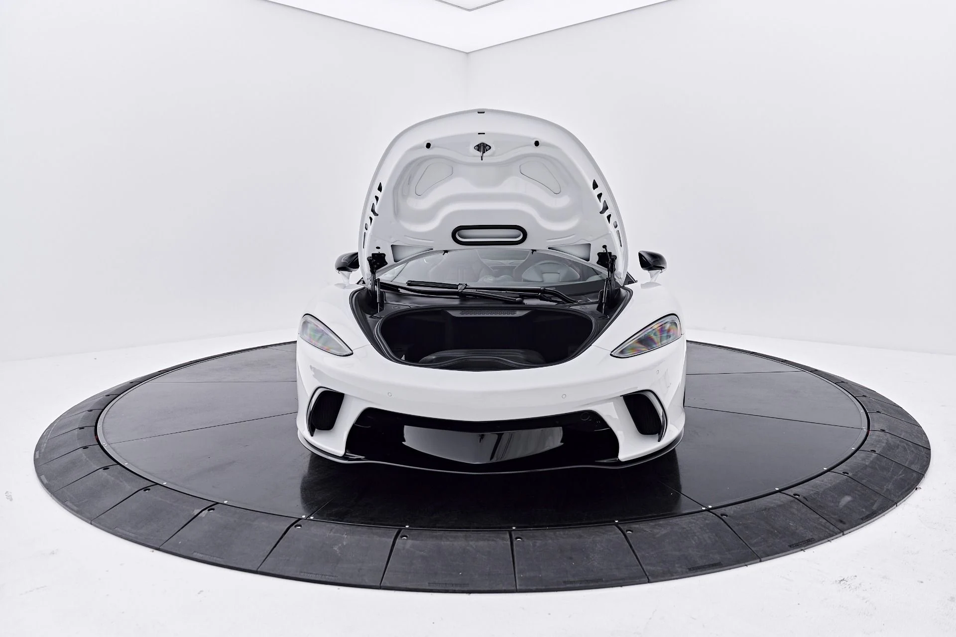 mph019_1586677329_Used_2025_Mc_Laren_GTS_1790357846_2d8ddc9051