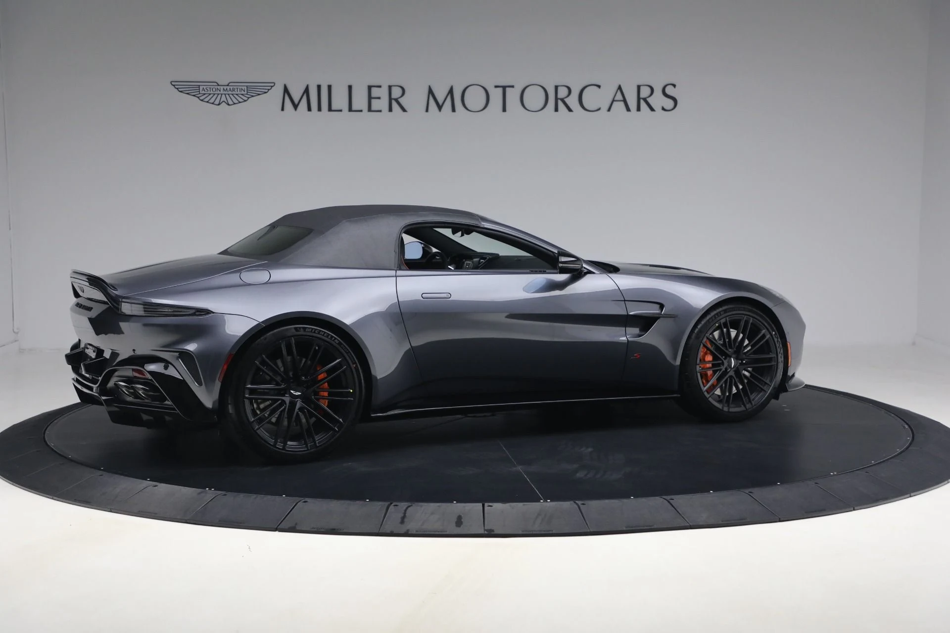 mph019_159138778_New_2026_Aston_Martin_Vantage_S_Roadster_1774535916_72559c73b8