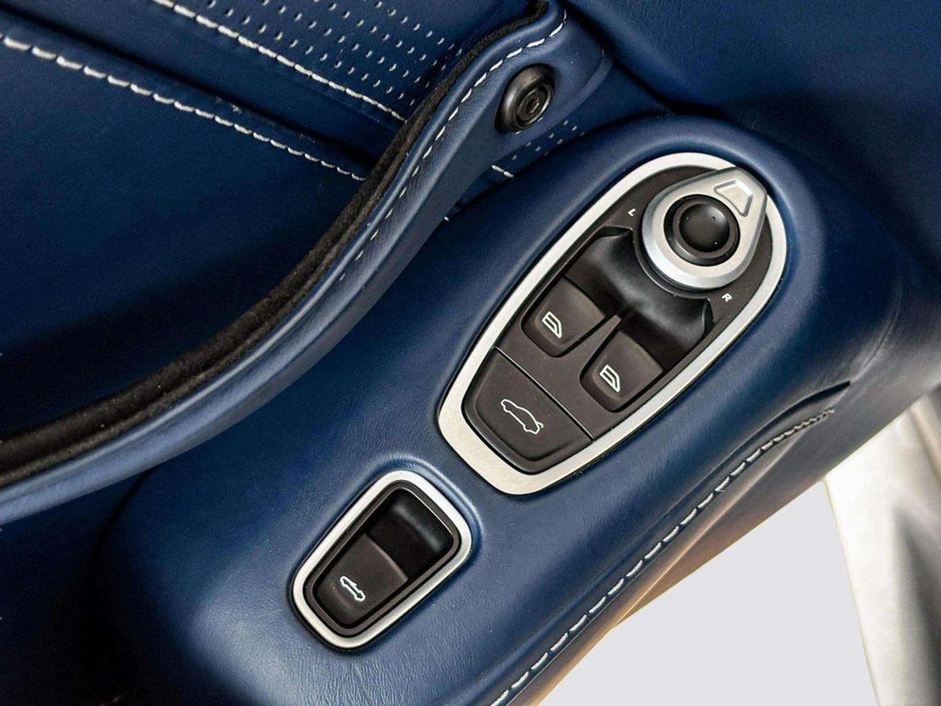 mph019_1591389674_b_N7h_Y_Nxy_AP_3_Pst_O0mf_Tgt4_Lgkg_5058e8a57f