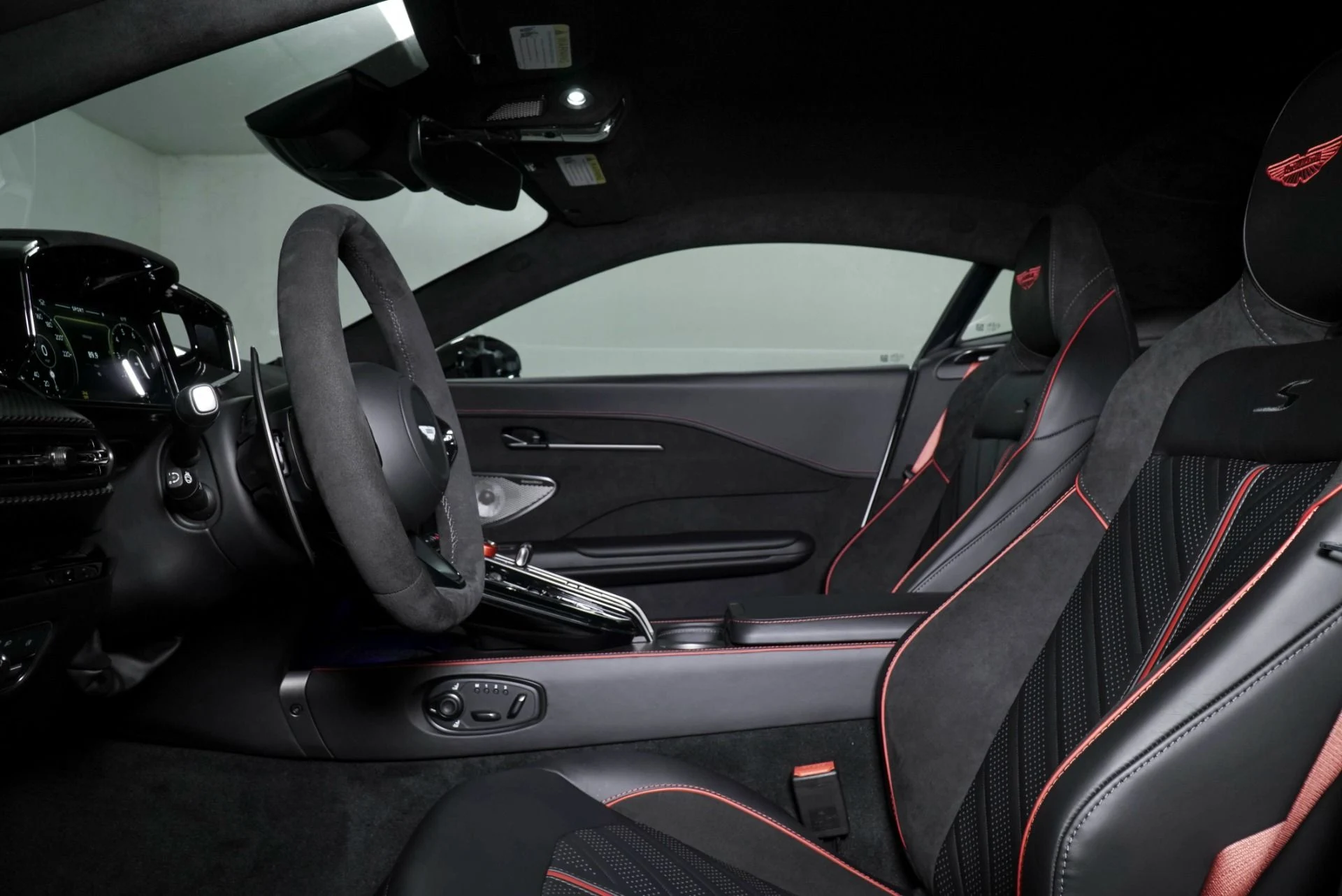 mph019_1592569441_New_2026_Aston_Martin_Vantage_1768443052_96f562ba38