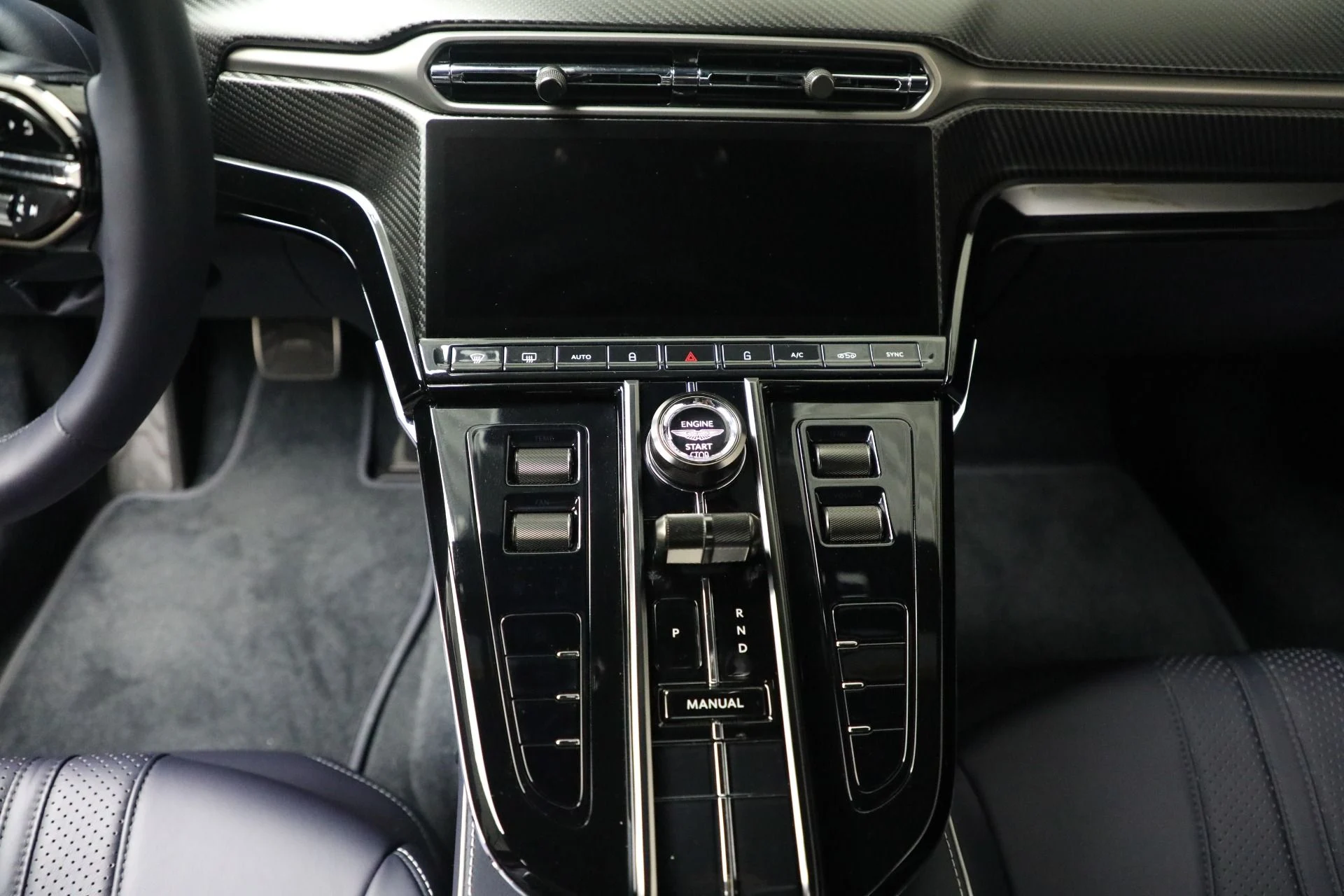 mph019_1602022846_New_2025_Aston_Martin_Vantage_2a590d9bed