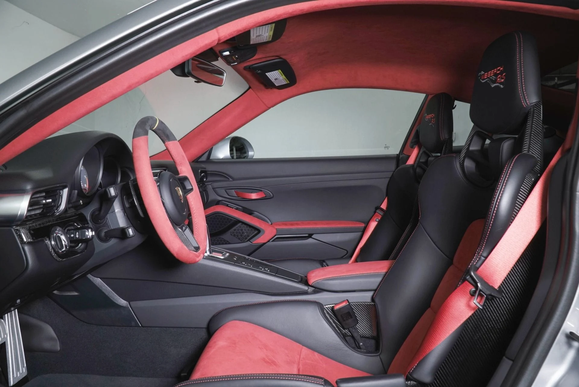 mph019_1602555563_Used_2018_Porsche_911_GT_2_RS_1779312801_33f47a14fa