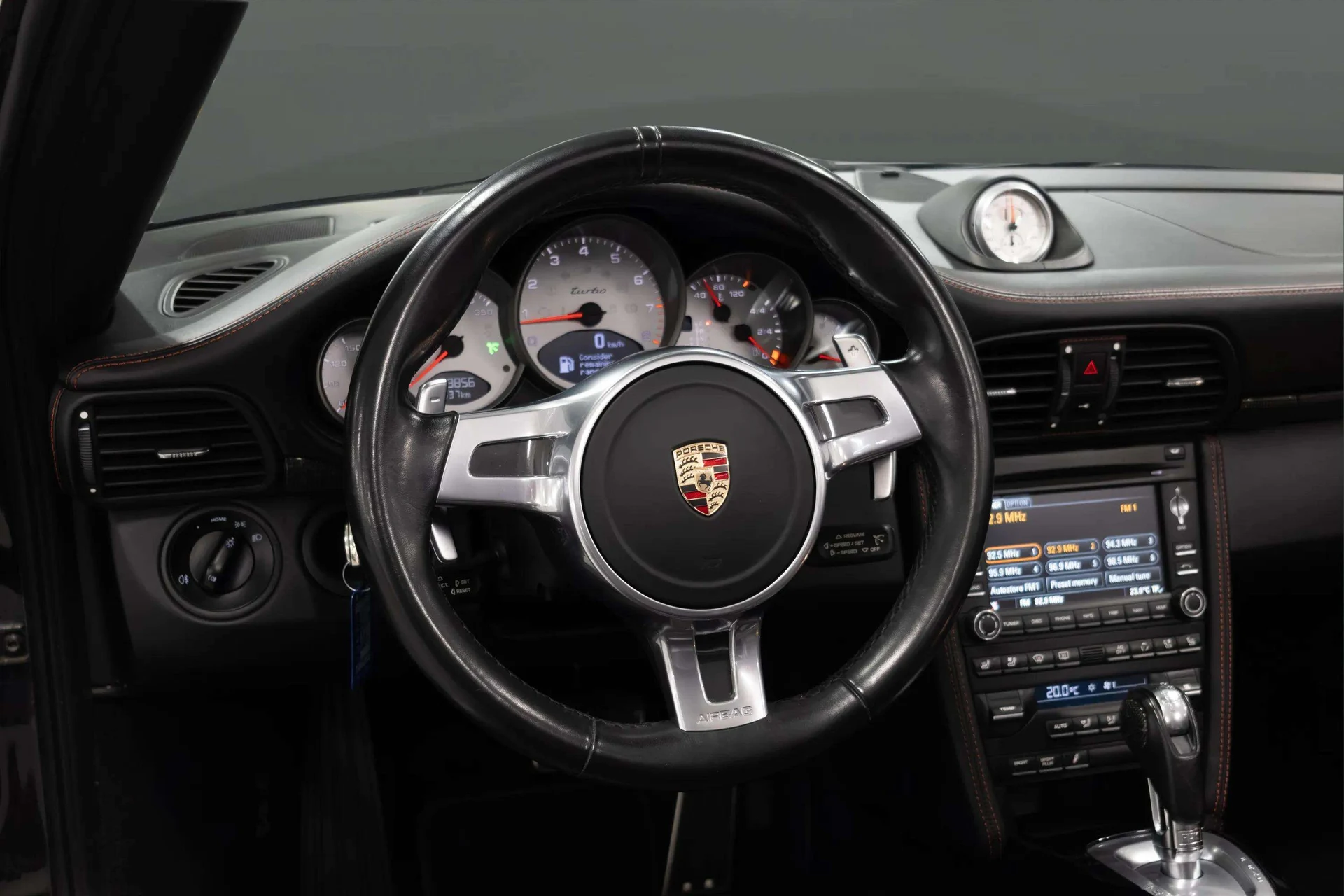 mph019_160913651_ae95c855_bce5_4e39_a1d0_578d54c87822_201120_Porsche2091120_Turbo20_Cabriolet2028_WP_0_CD_2_A90_BS_77372929_20_1bf9bb4b5d
