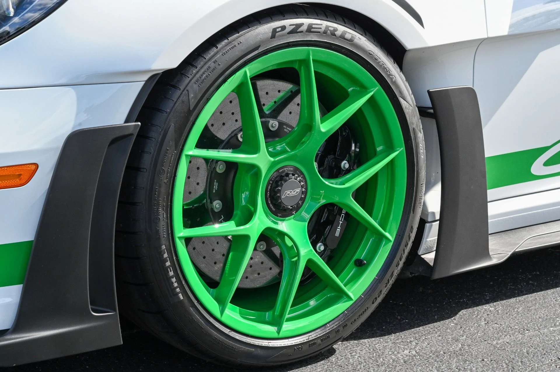 mph019_1609138958_Used_2024_Porsche_911_GT_3_RS_1730405851_6fa4b7c475
