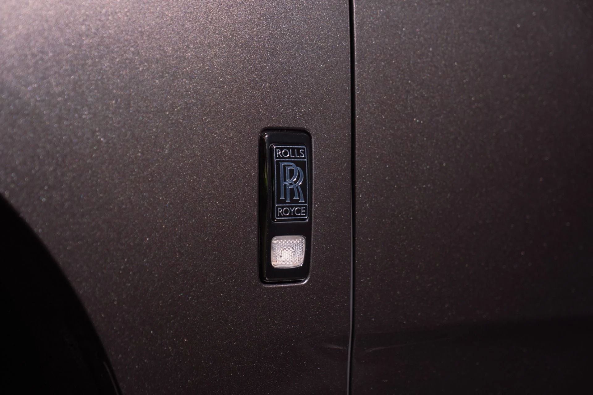 mph019_1611203500_Used_2021_Rolls_Royce_Black_Badge_Cullinan_Rear_Theater_and_Trays_1791387100_e930e92eaf