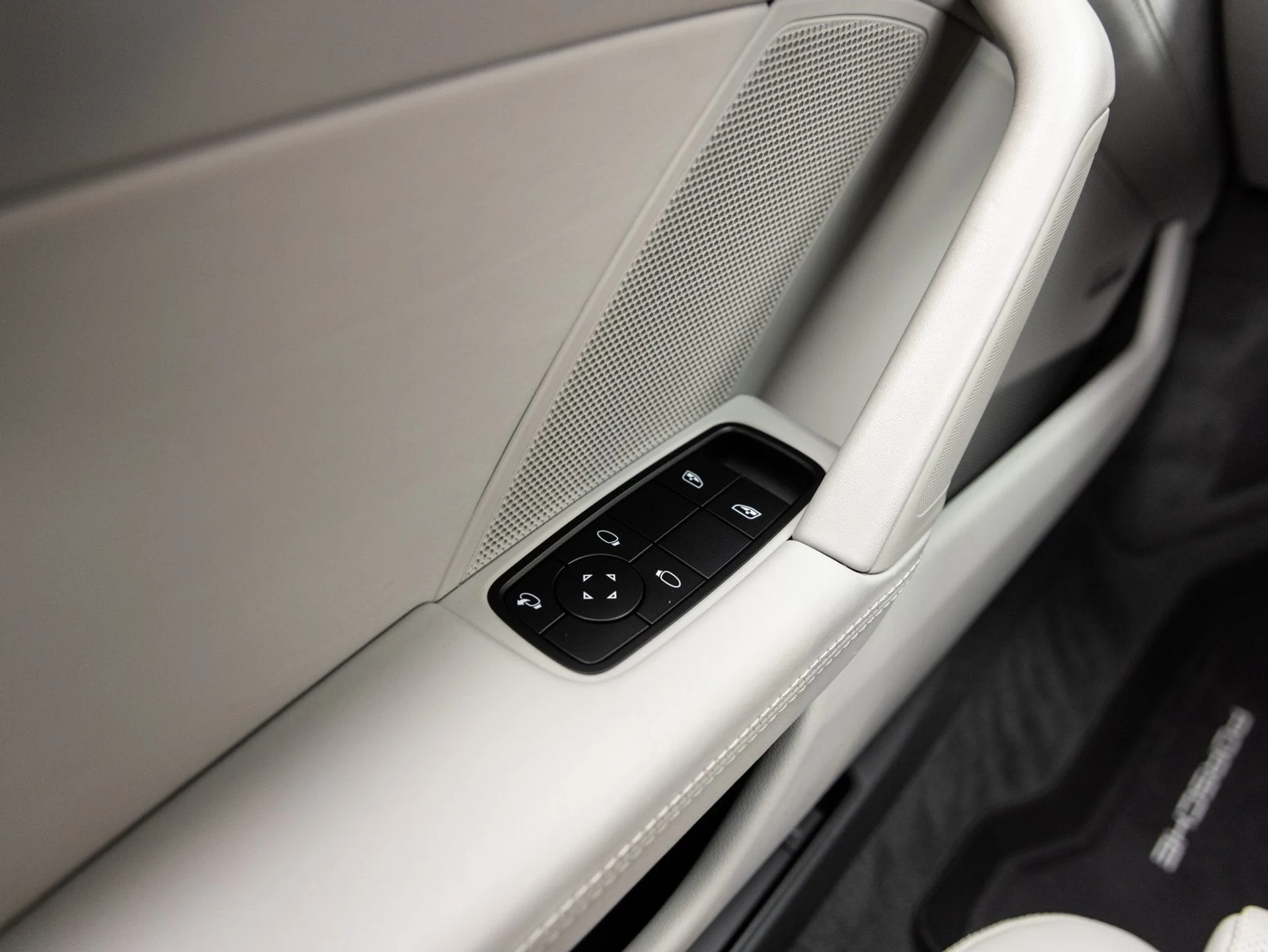 mph019_162055002_20_4ba02b8d92