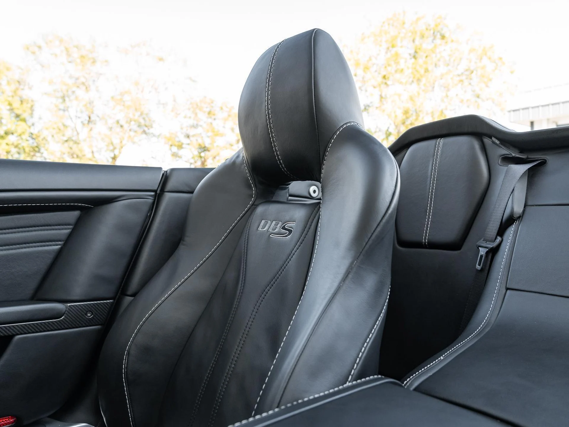 mph019_1622624058_Used_2010_Aston_Martin_DBS_2dr_Volante_1771496225_0e6127435e