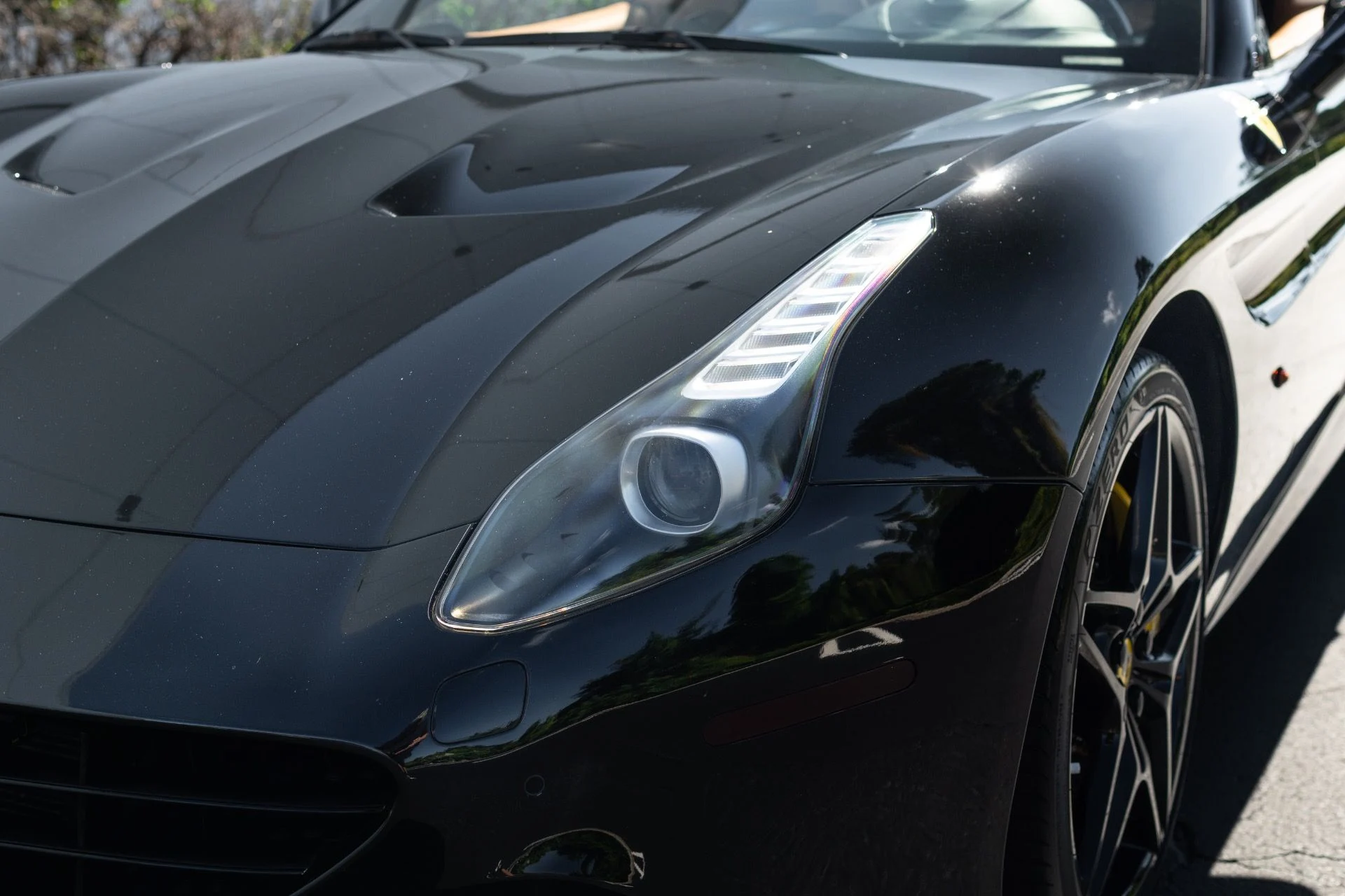 mph019_1623496916_Used_2017_Ferrari_California_T_1767065452_560a146cde