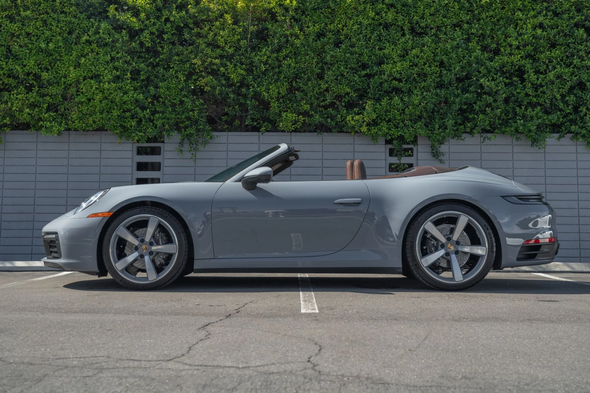 mph019_1627625609_Used_2024_Porsche_911_Carrera_1761087383_6b7da3c41f