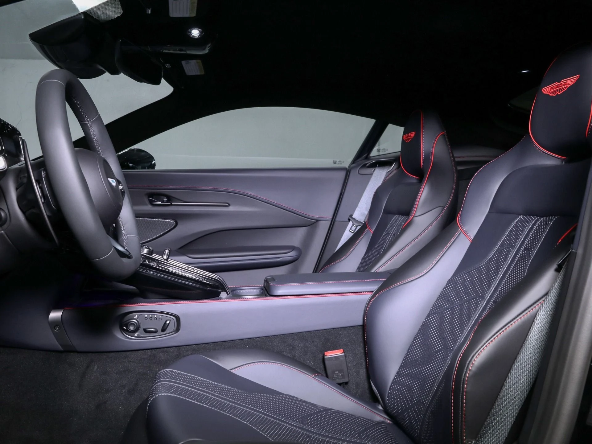 mph019_1634255876_New_2025_Aston_Martin_Vantage_1768457462_1d54c4508a