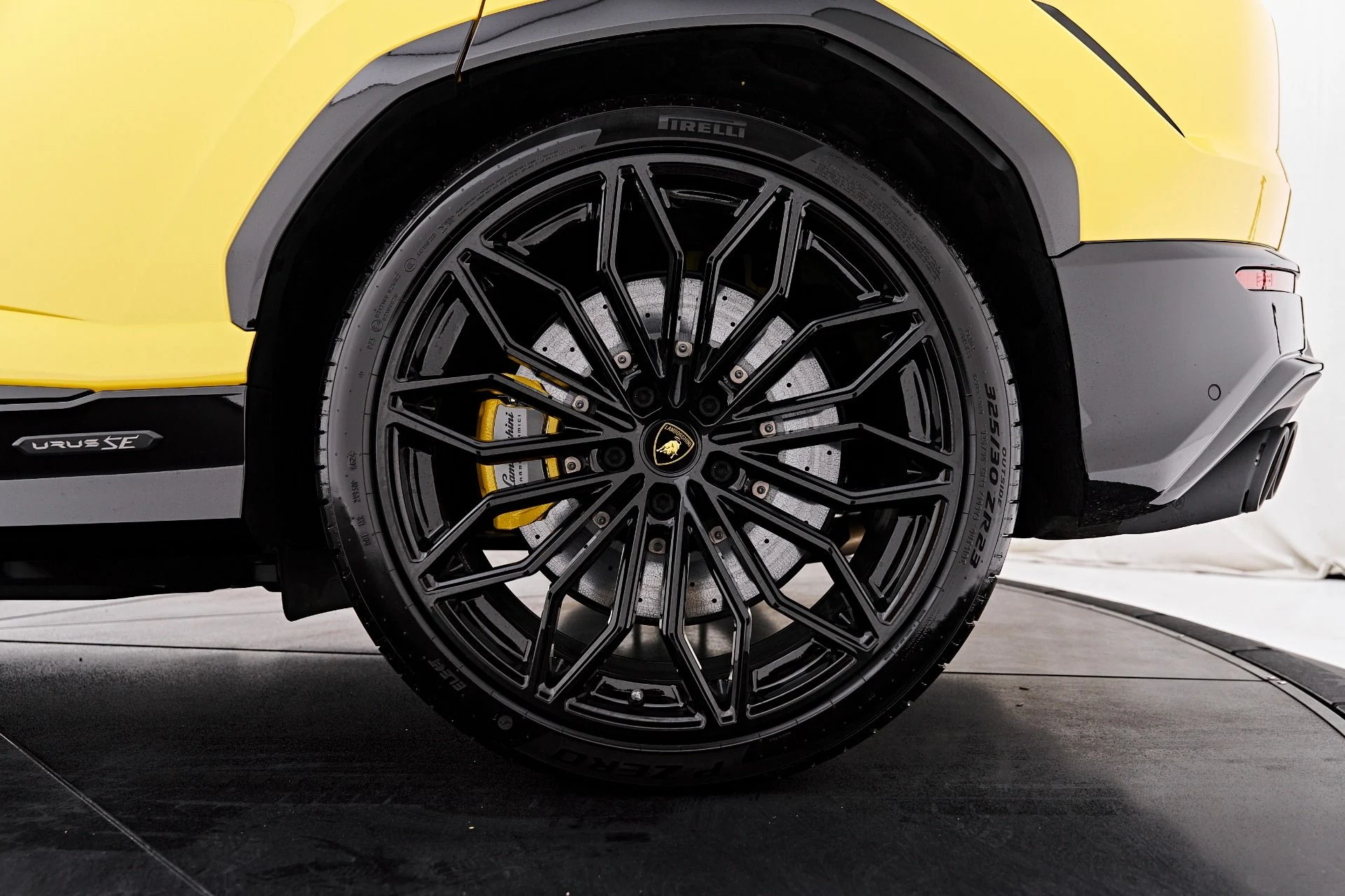 mph019_1648654786_Used_2025_Lamborghini_Urus_SE_1788049867_6d0da9ee80