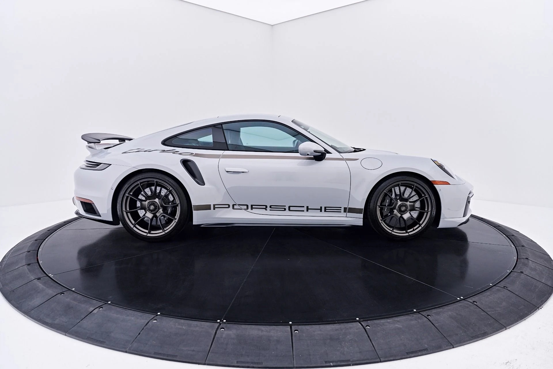 mph019_1654756425_Used_2025_Porsche_911_Turbo_S_1784161194_3d3f52b5b9